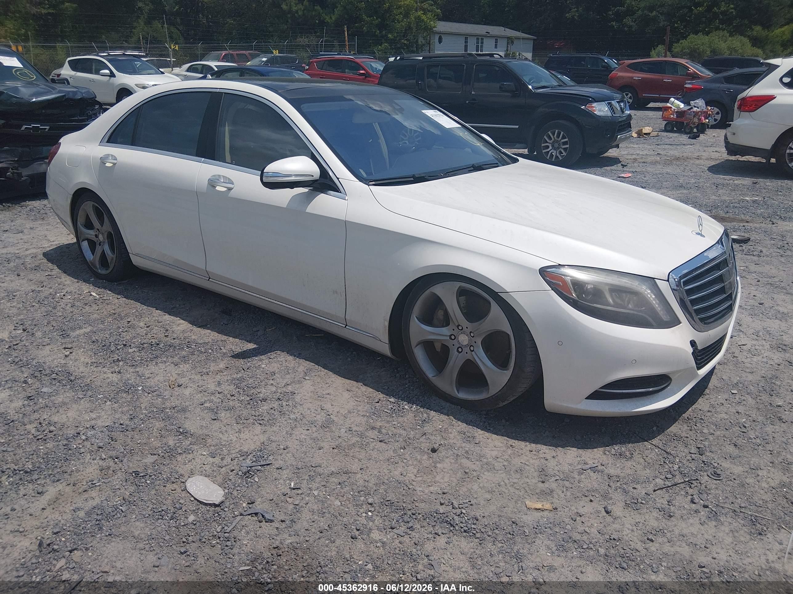 2015 Mercedes-benz S 550   White vin: WDDUG8CB9FA100292