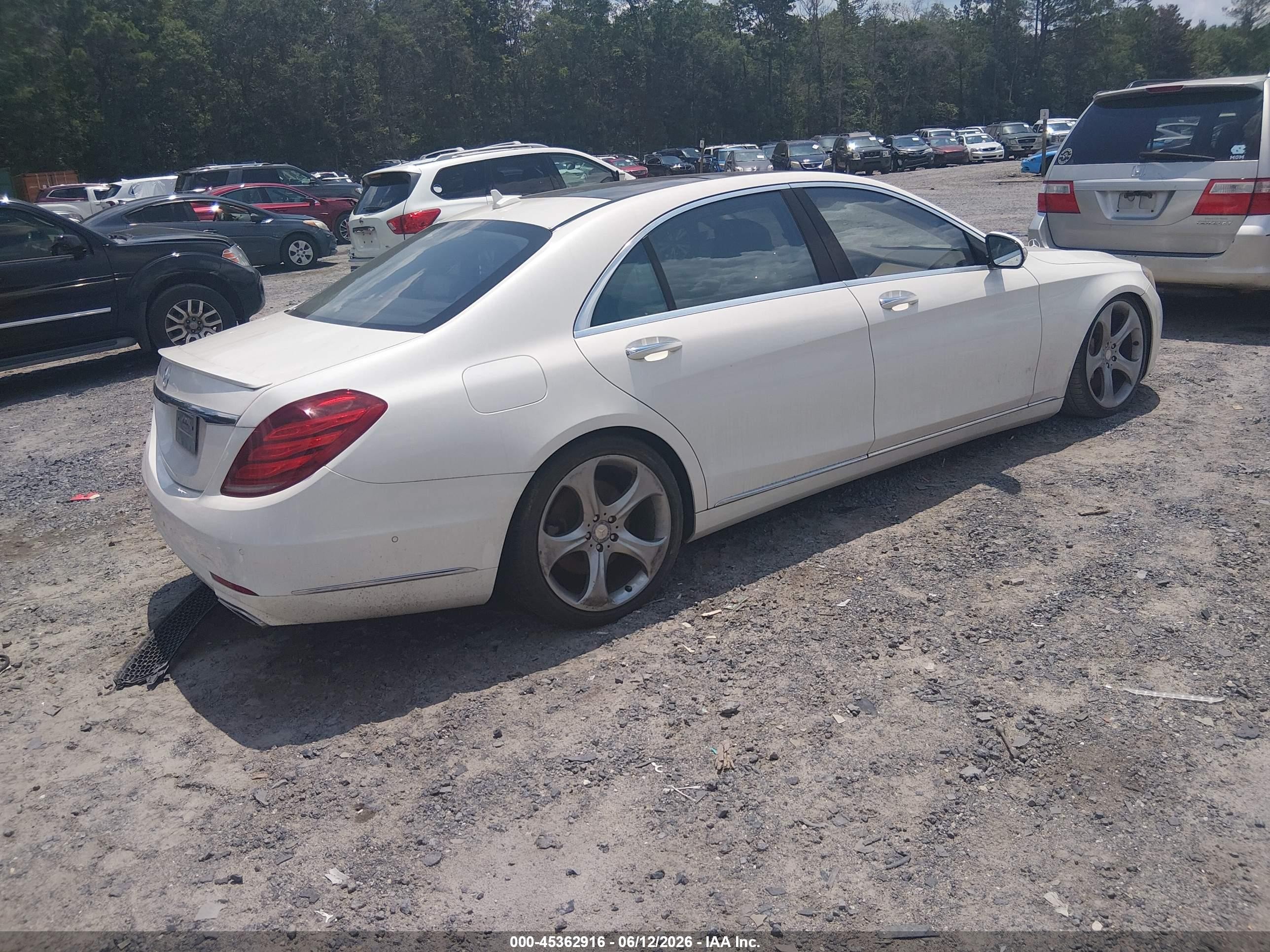 2015 Mercedes-benz S 550   White vin: WDDUG8CB9FA100292
