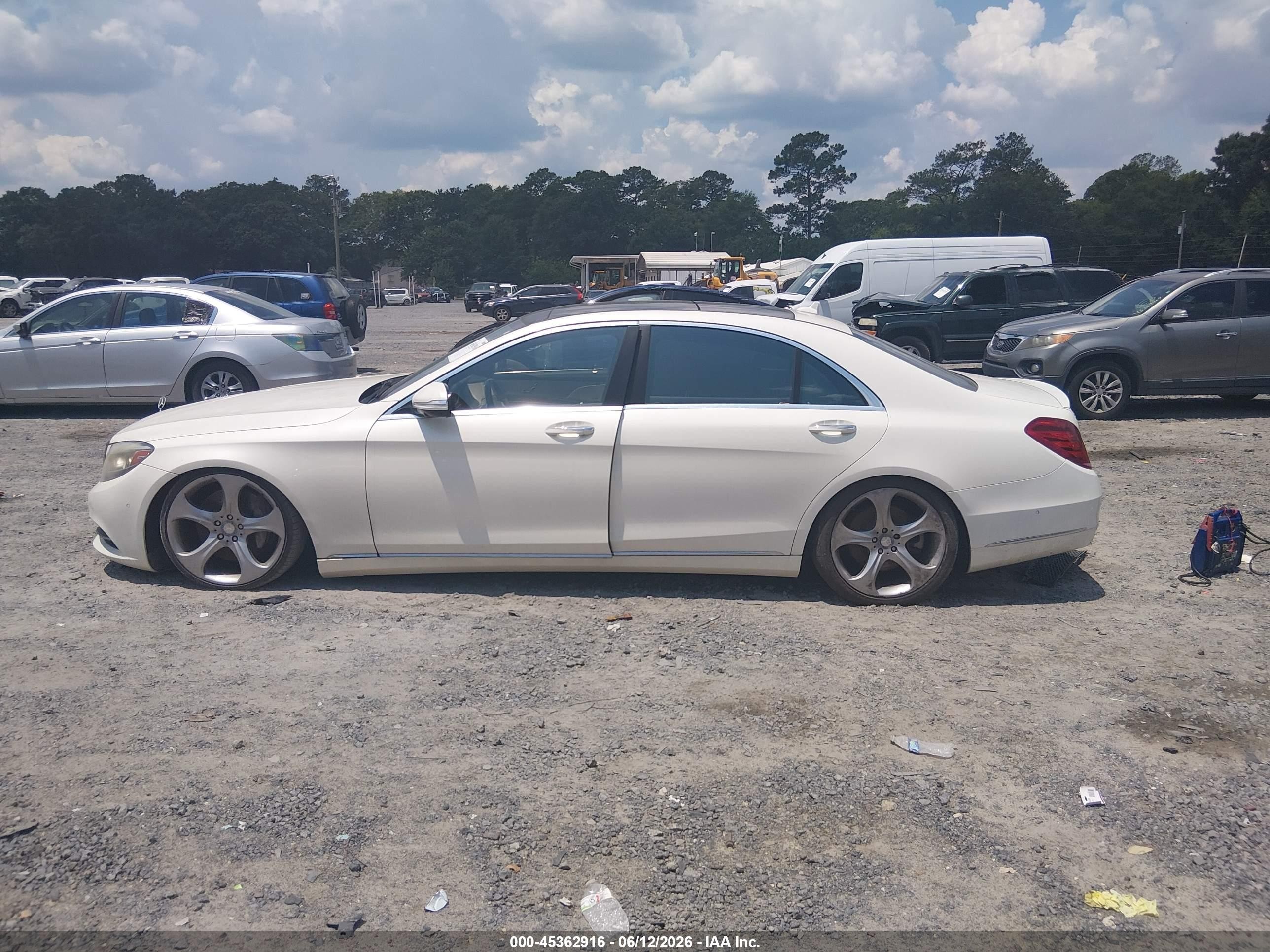 2015 Mercedes-benz S 550   White vin: WDDUG8CB9FA100292