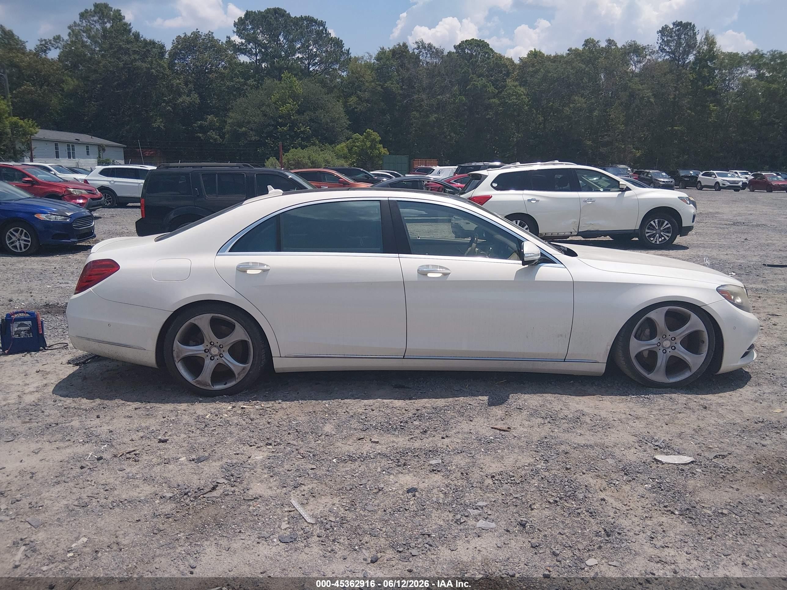 2015 Mercedes-benz S 550   White vin: WDDUG8CB9FA100292