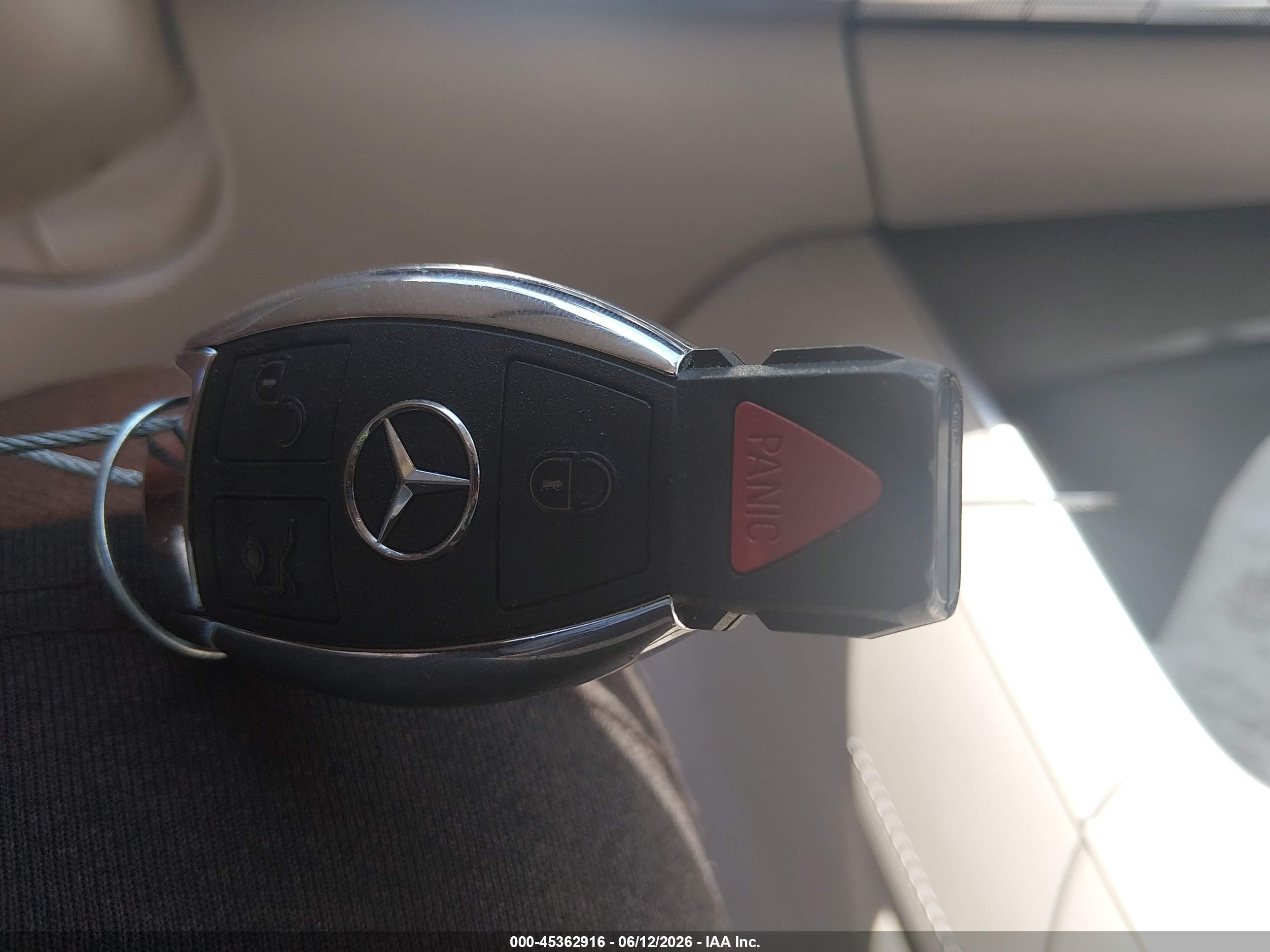 2015 Mercedes-benz S 550   White vin: WDDUG8CB9FA100292