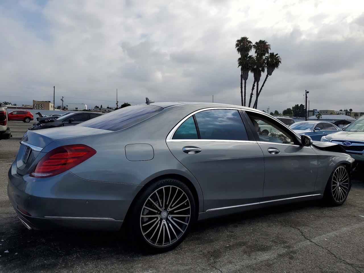 2015 Mercedes-benz S 550 Серый vin: WDDUG8CB9FA111003