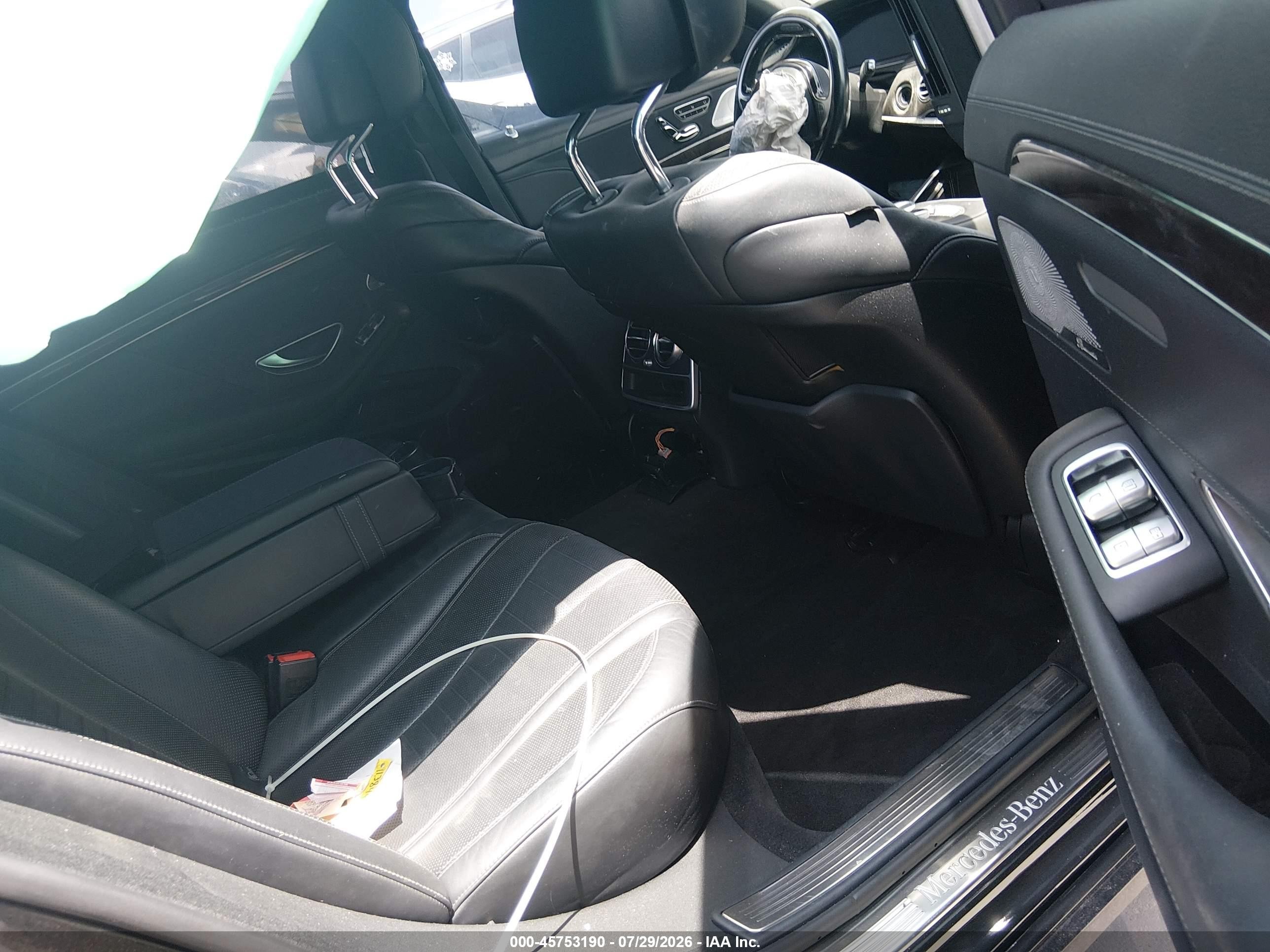 2015 Mercedes-benz S 550   Black vin: WDDUG8CB9FA113849