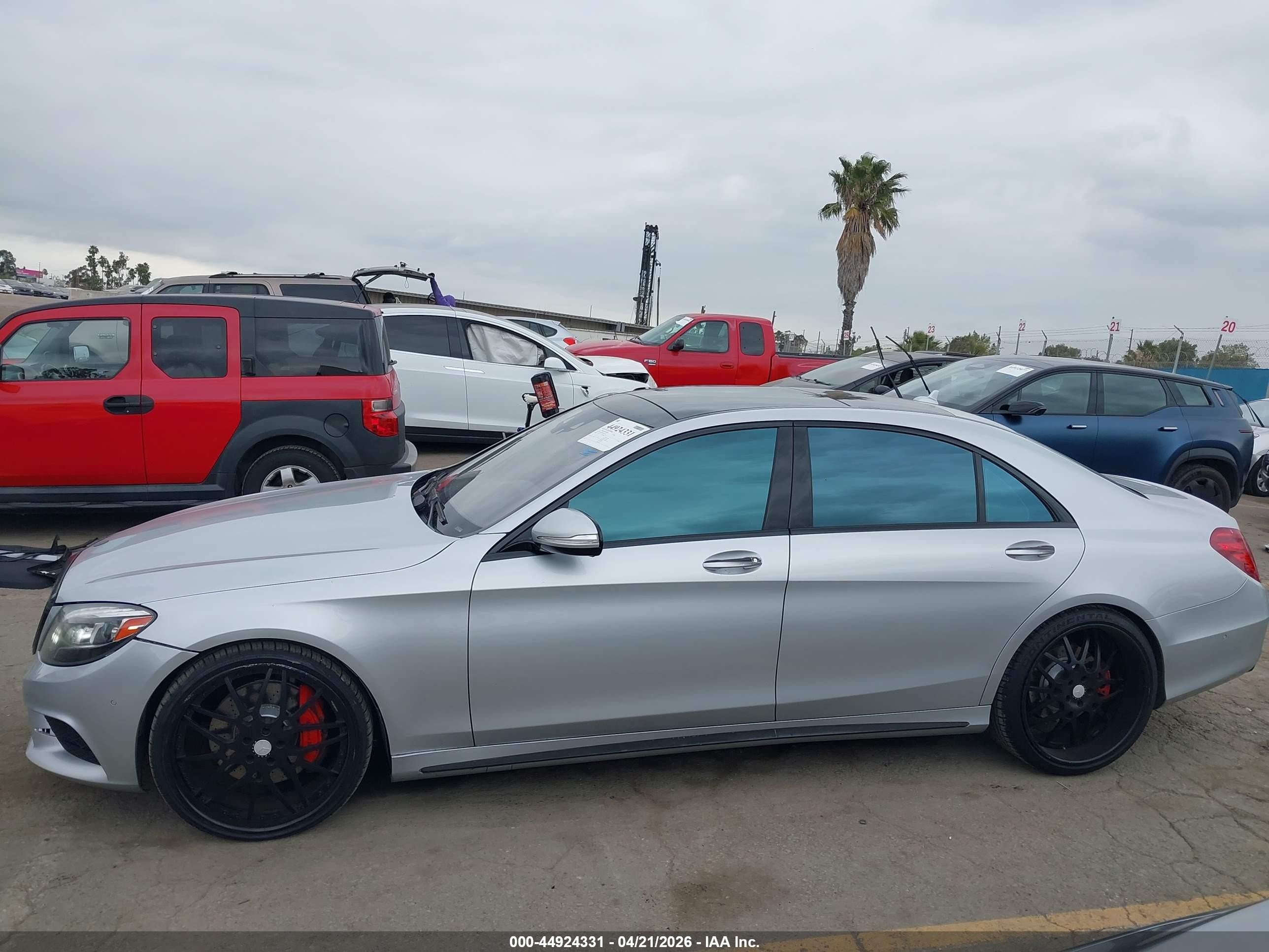 2014 Mercedes-benz S 550   Silver vin: WDDUG8CBXEA009711