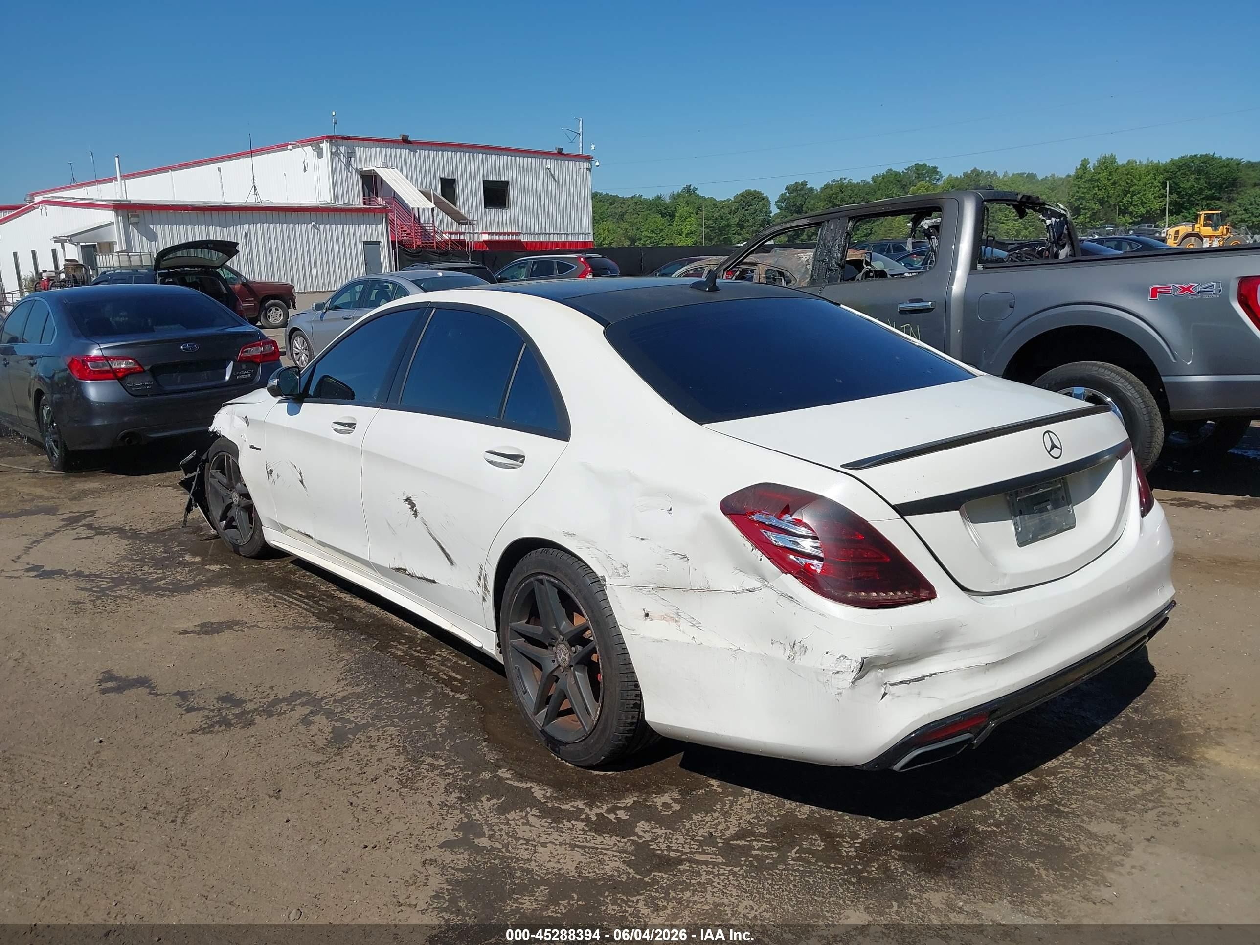 2014 Mercedes-benz S 550   White vin: WDDUG8CBXEA011572
