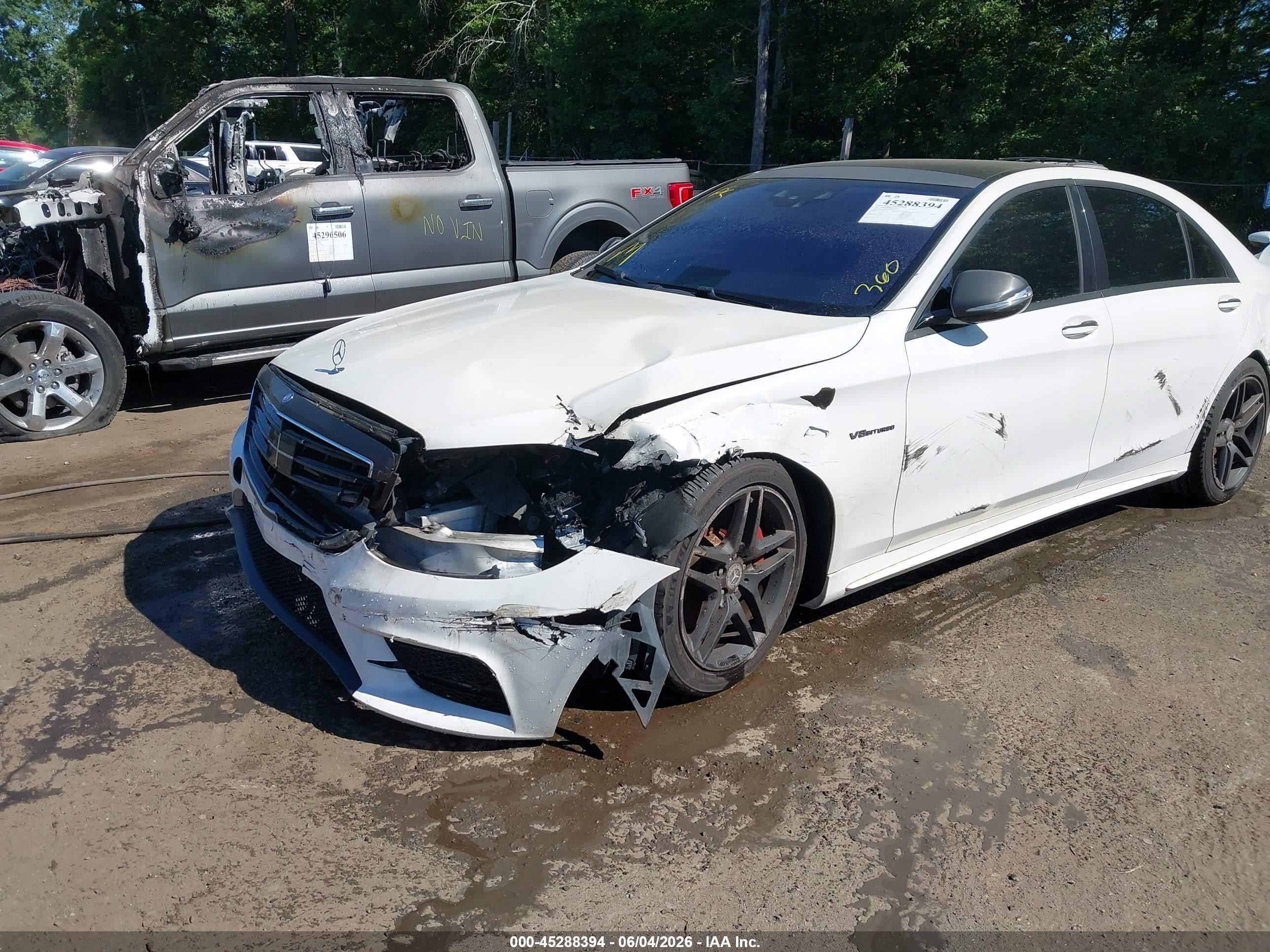 2014 Mercedes-benz S 550   White vin: WDDUG8CBXEA011572