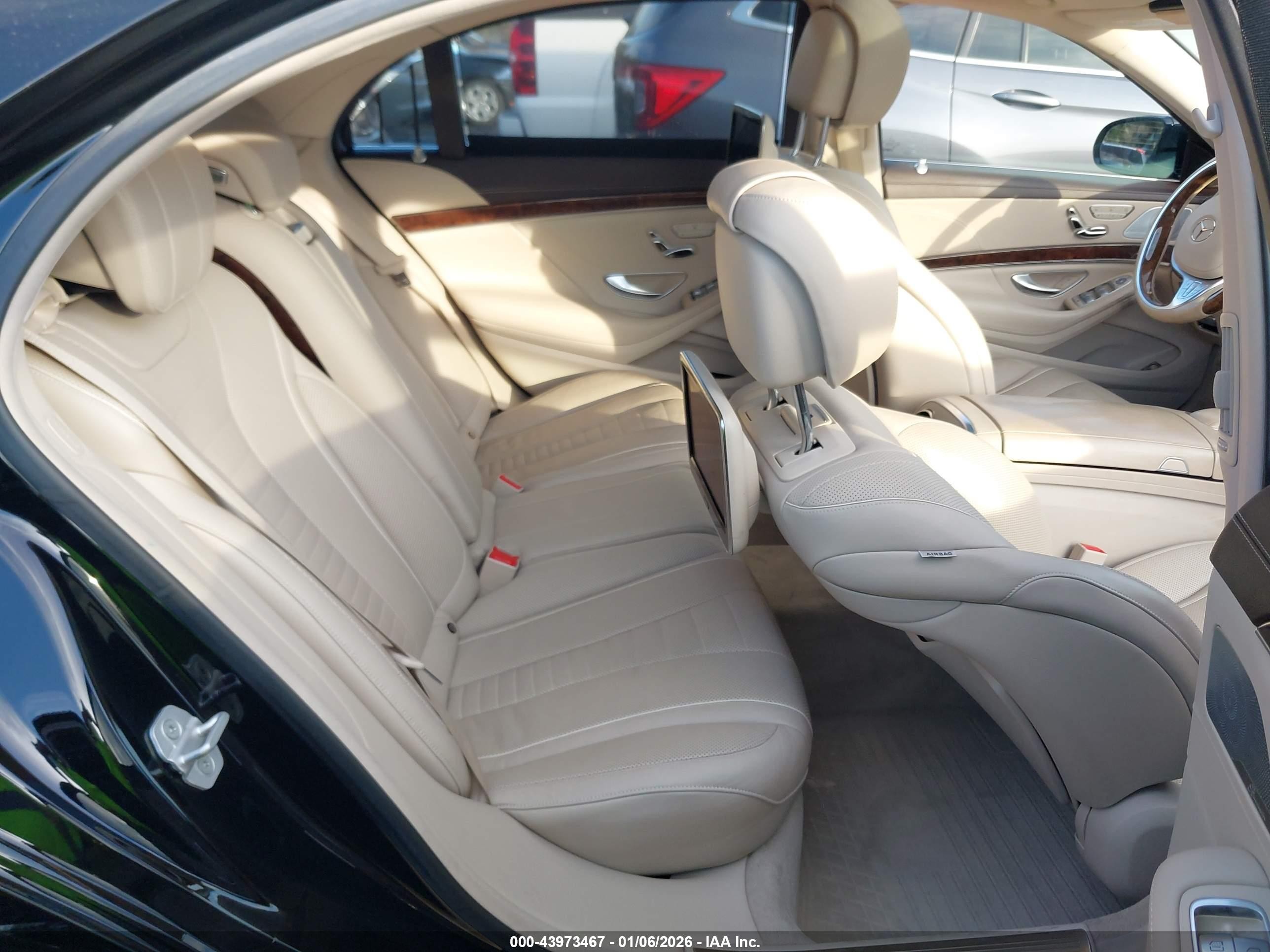 2014 Mercedes-benz S 550   Black vin: WDDUG8CBXEA013998