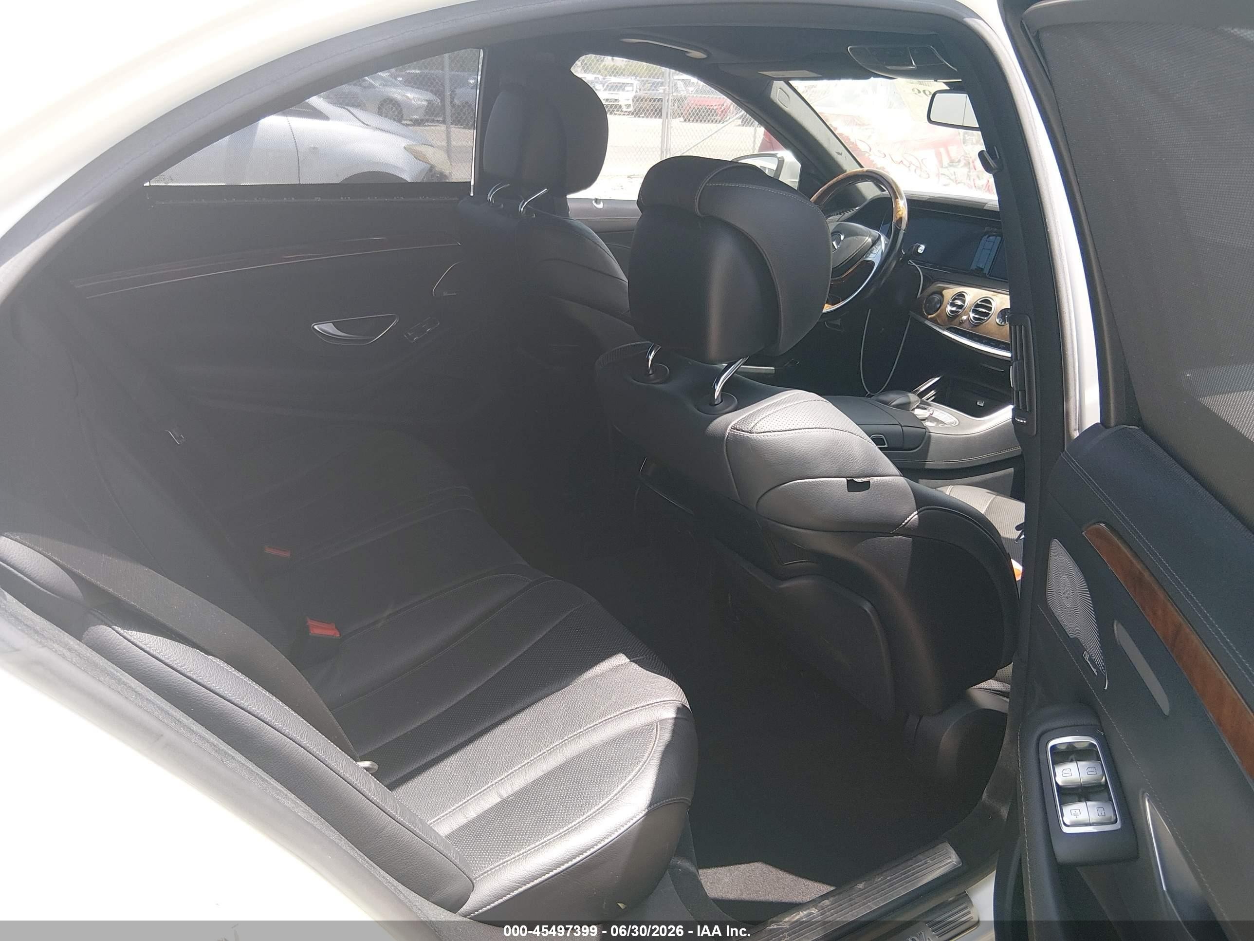 2014 Mercedes-benz S 550   White vin: WDDUG8CBXEA029506