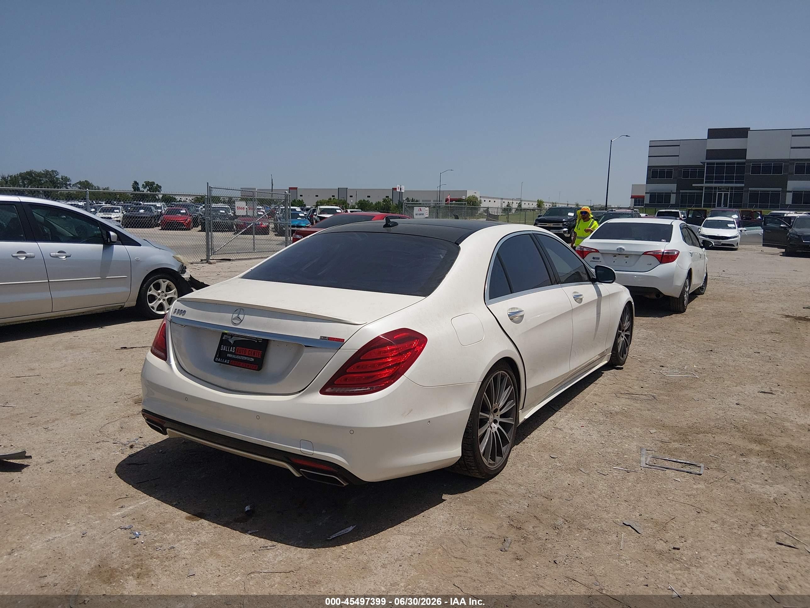 2014 Mercedes-benz S 550   White vin: WDDUG8CBXEA029506