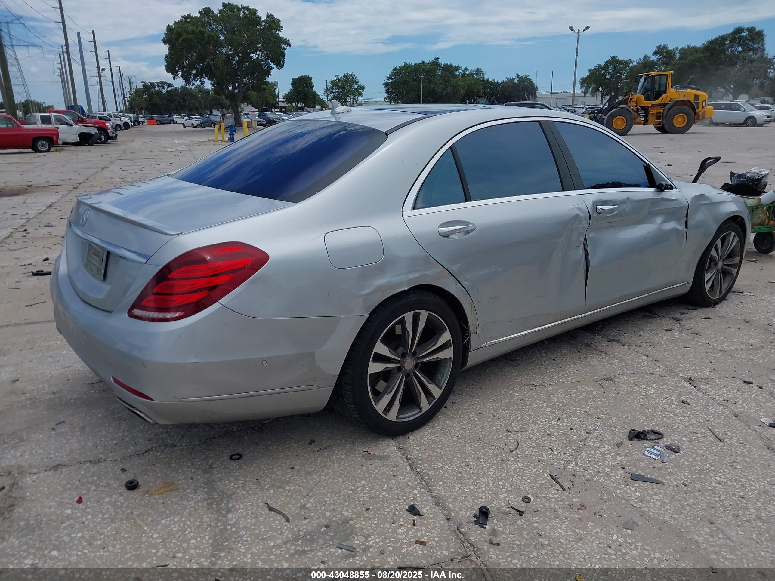 2014 Mercedes-benz S 550   Серебряный vin: WDDUG8CBXEA037623