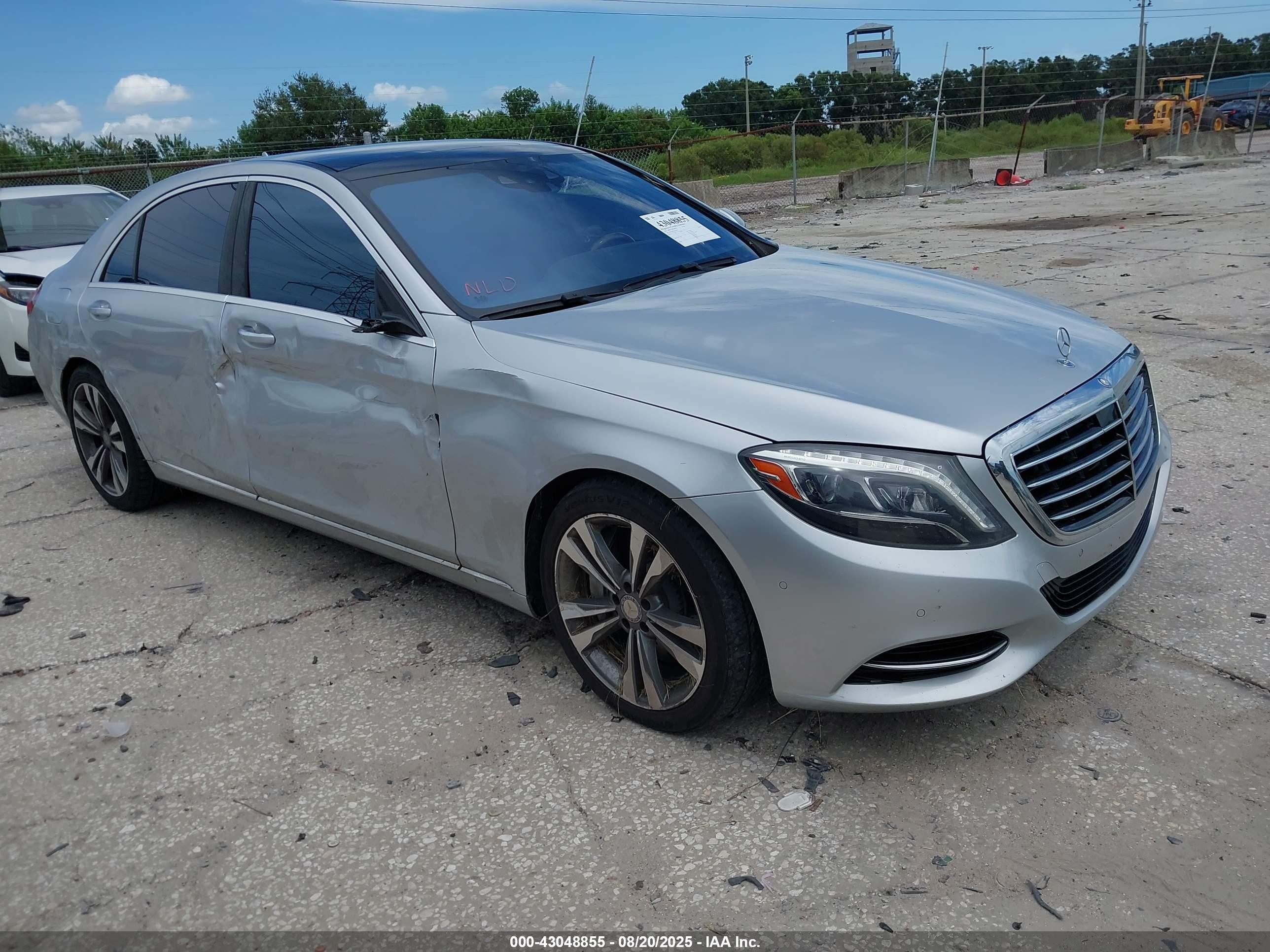 2014 Mercedes-benz S 550   Silver vin: WDDUG8CBXEA037623