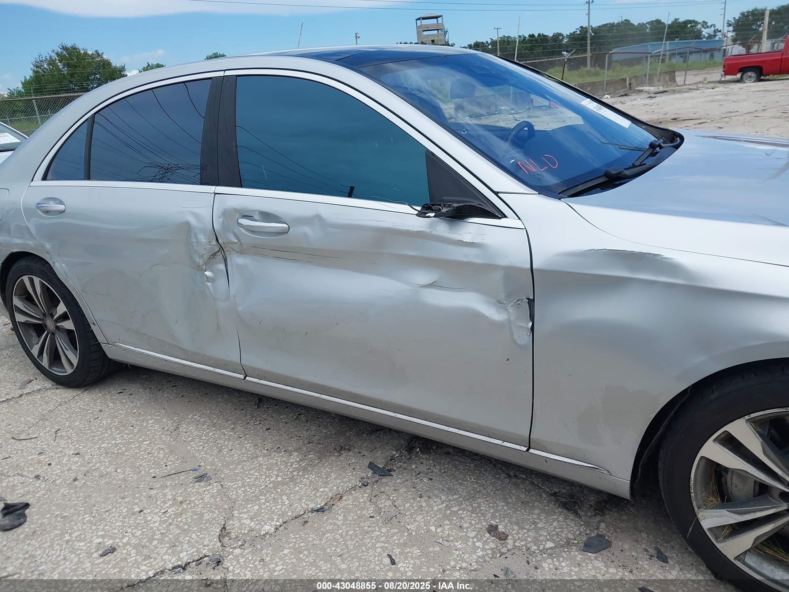 2014 Mercedes-benz S 550   Серебряный vin: WDDUG8CBXEA037623