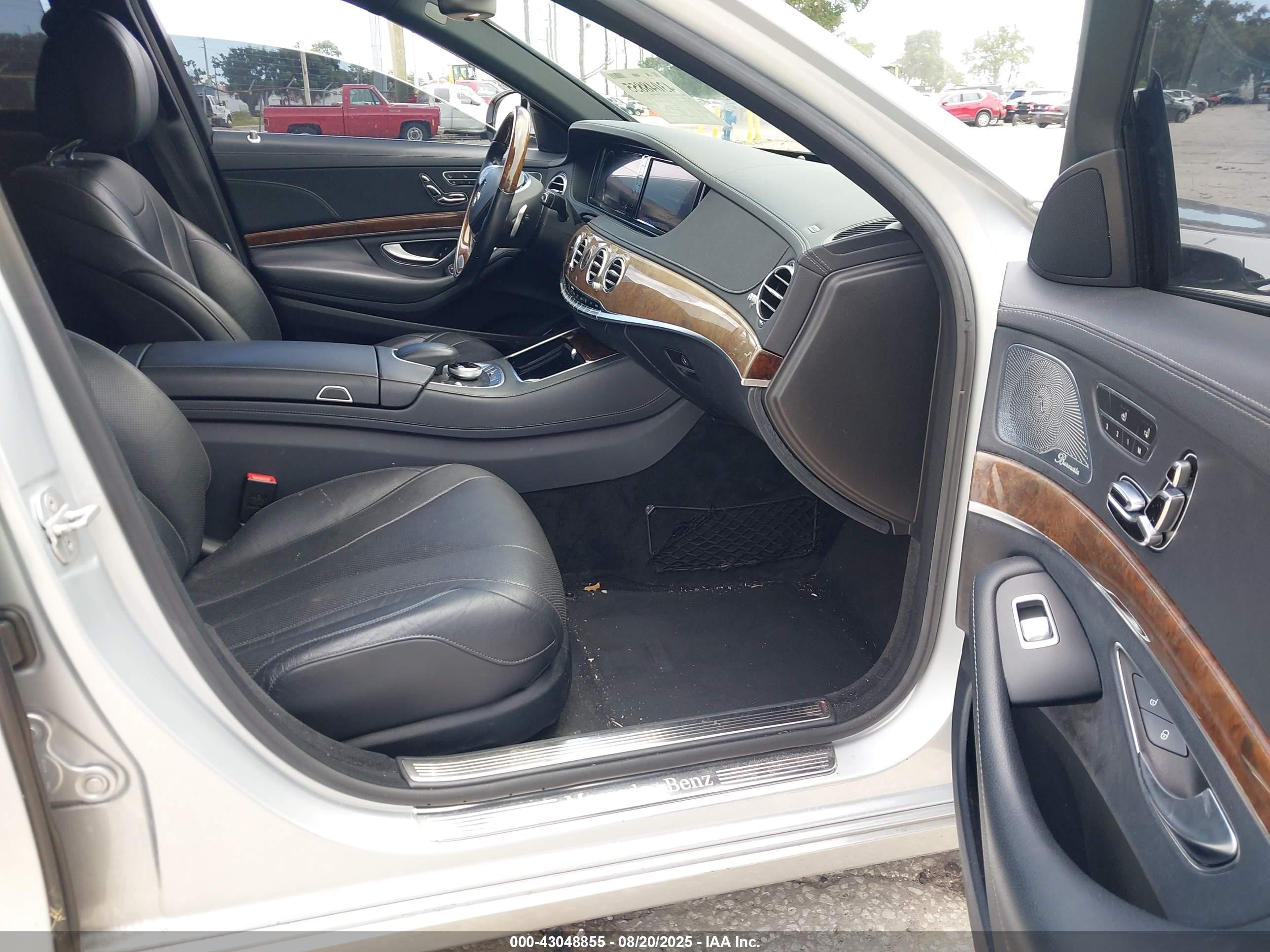 2014 Mercedes-benz S 550   Серебряный vin: WDDUG8CBXEA037623