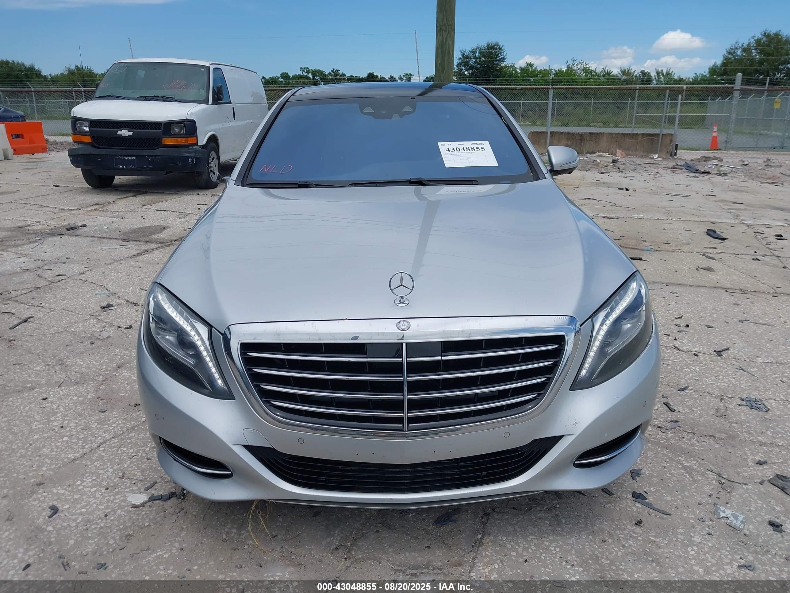 2014 Mercedes-benz S 550   Серебряный vin: WDDUG8CBXEA037623