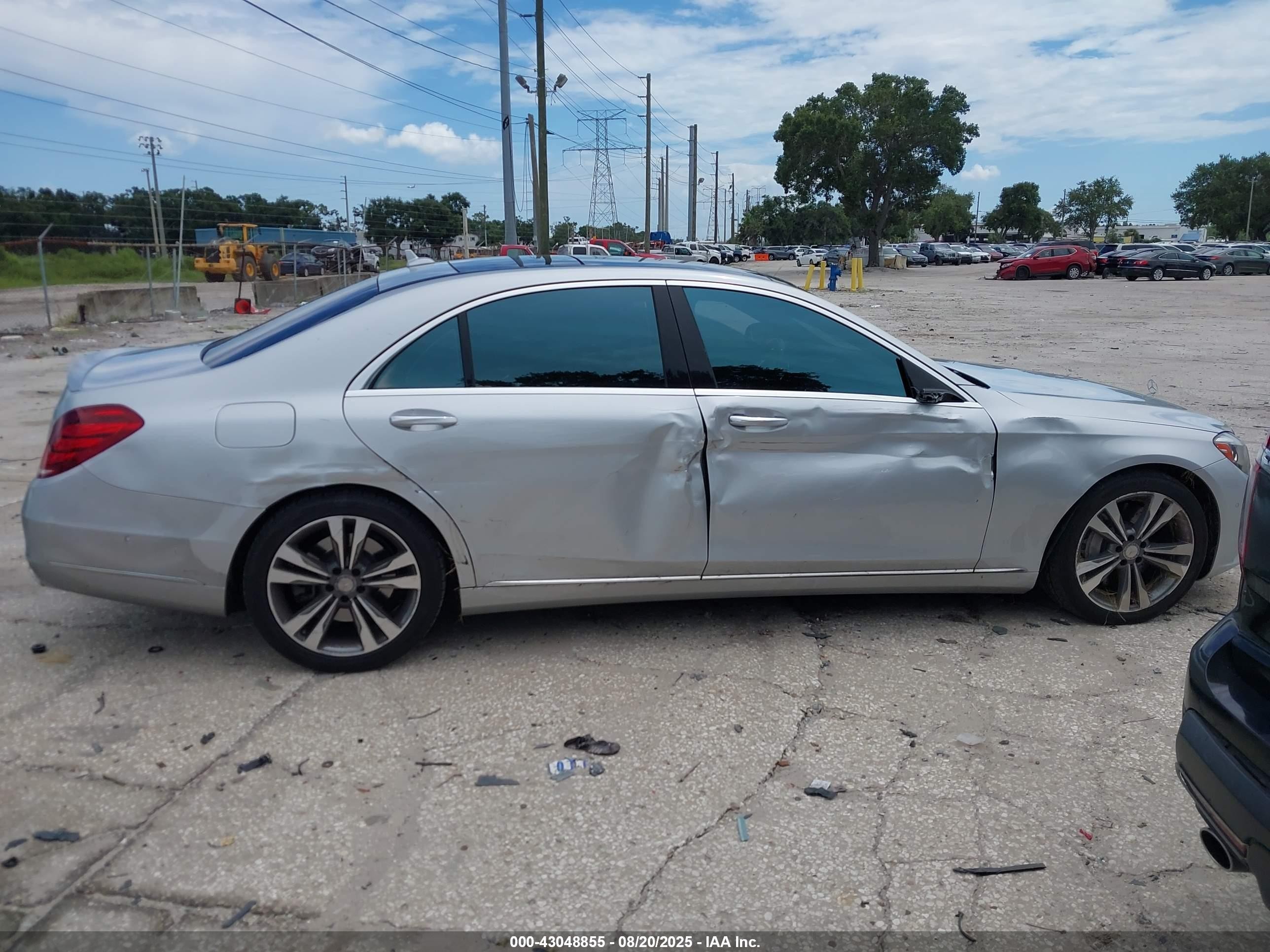 2014 Mercedes-benz S 550   Серебряный vin: WDDUG8CBXEA037623