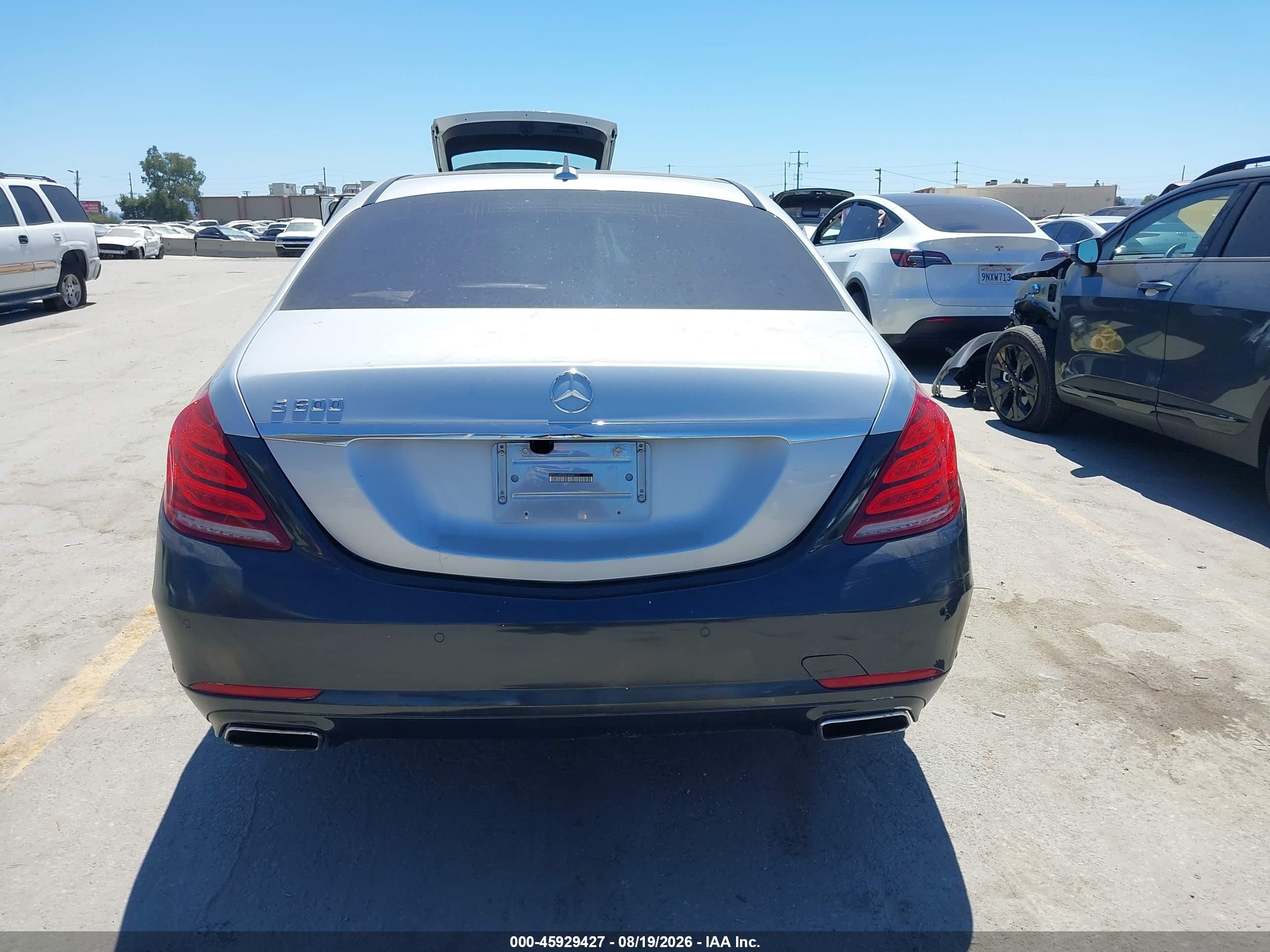2014 Mercedes-benz S 550   Silver vin: WDDUG8CBXEA040117