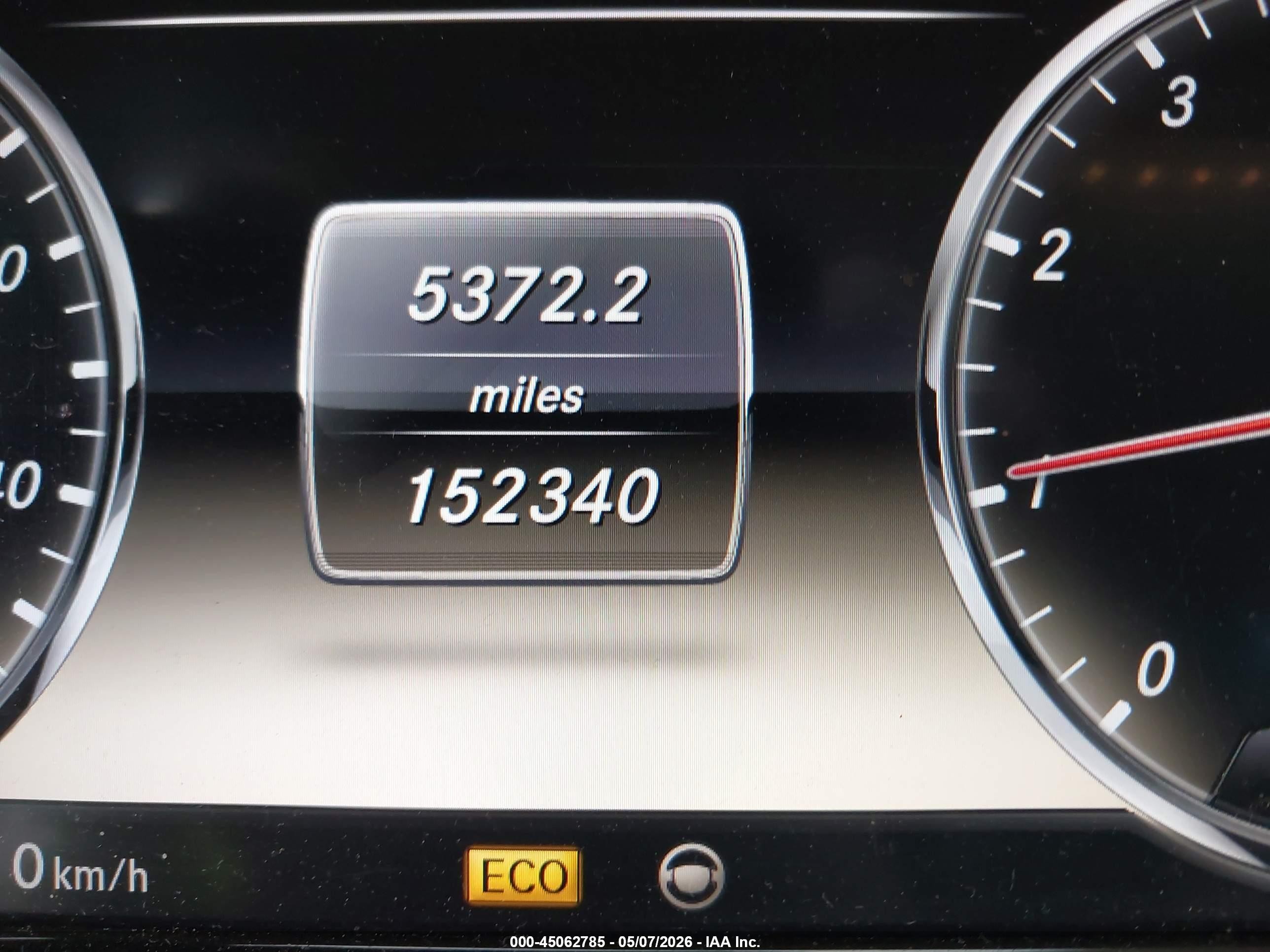 2014 Mercedes-benz S 550   White vin: WDDUG8CBXEA049285