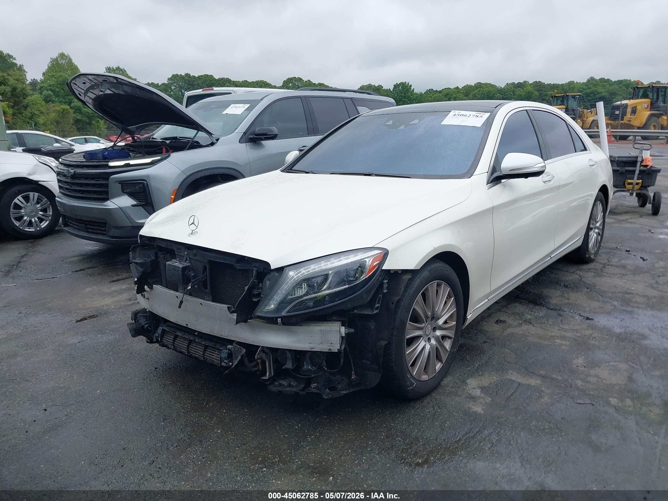 2014 Mercedes-benz S 550   White vin: WDDUG8CBXEA049285