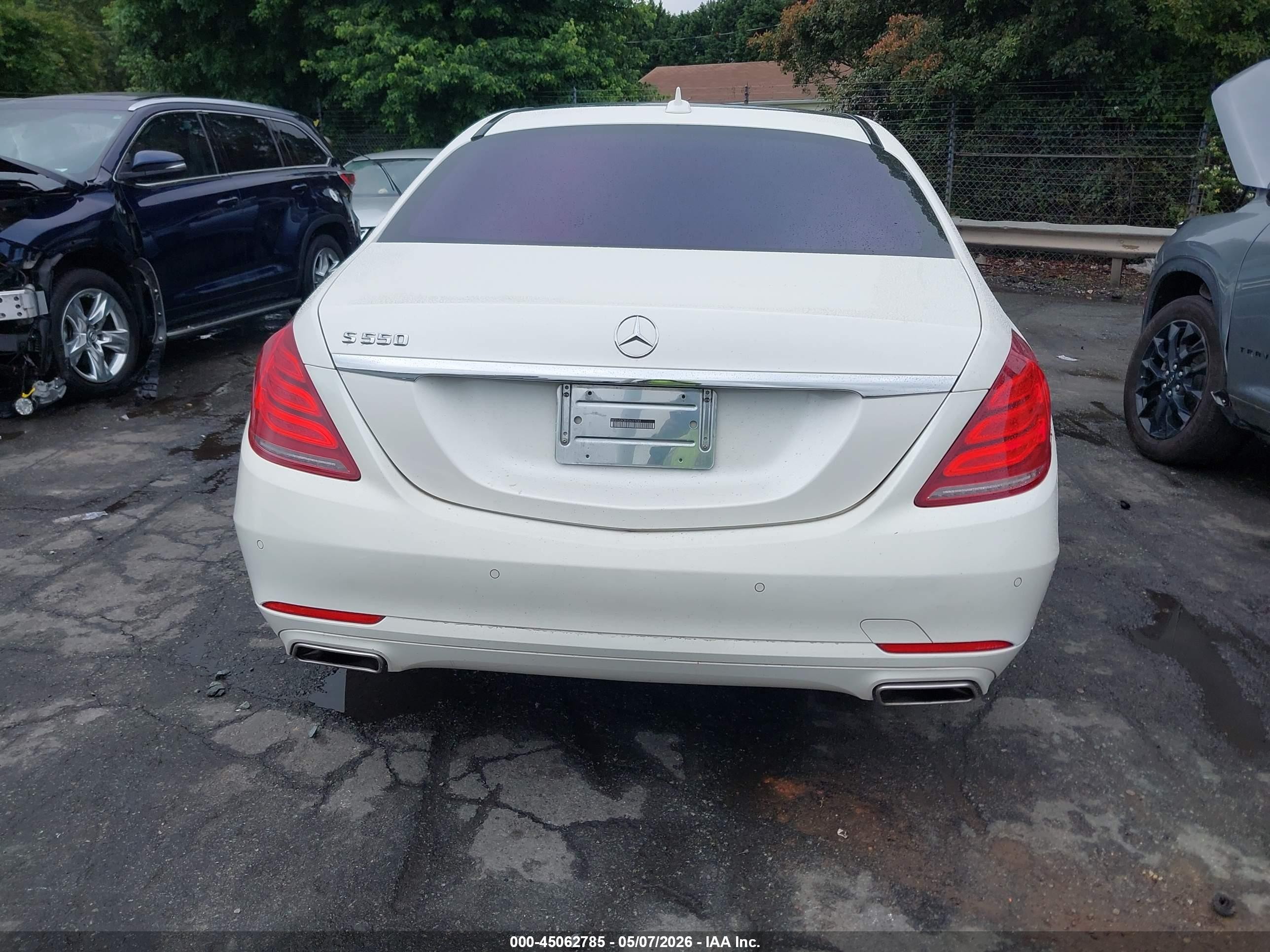 2014 Mercedes-benz S 550   White vin: WDDUG8CBXEA049285