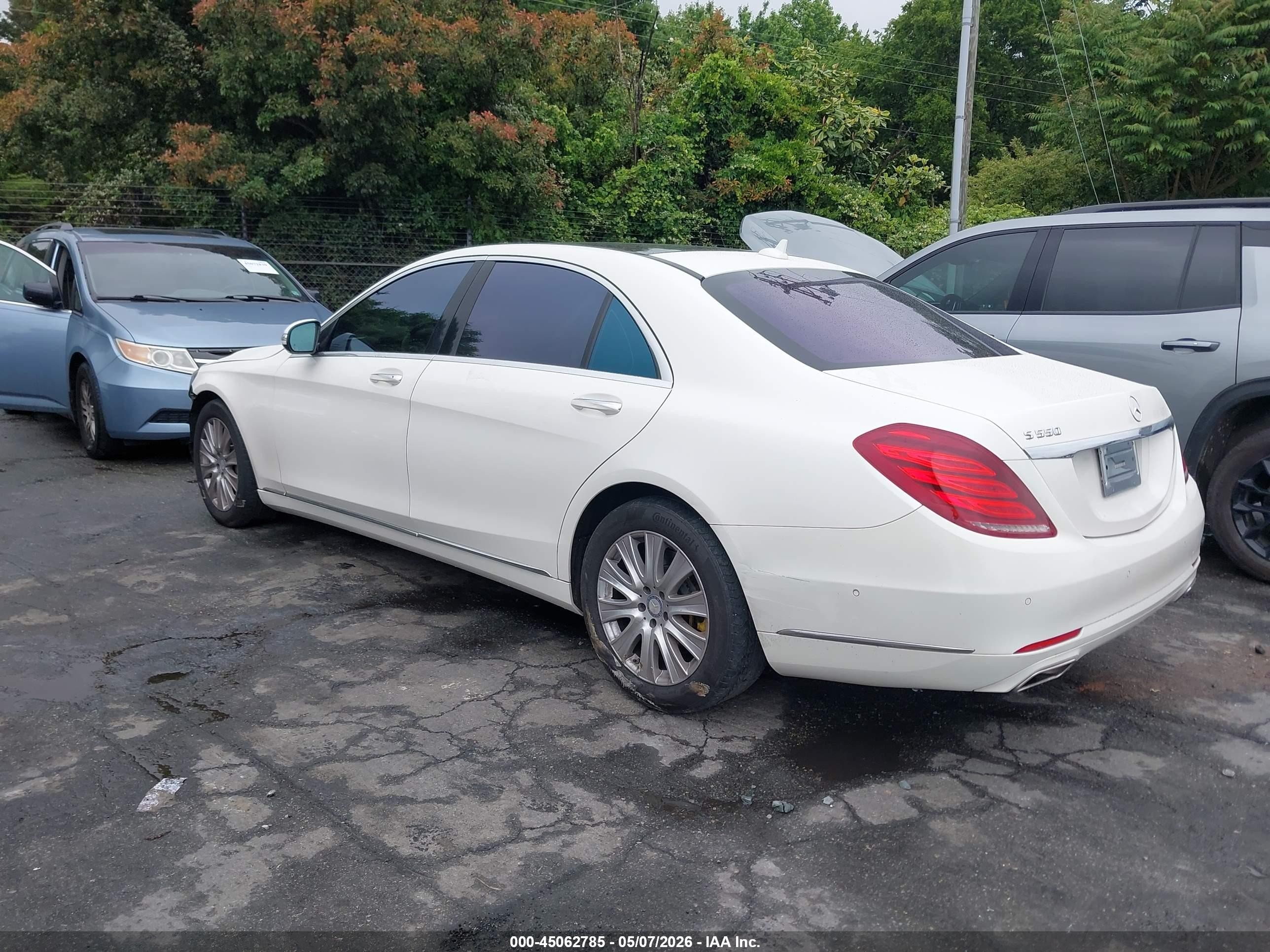 2014 Mercedes-benz S 550   White vin: WDDUG8CBXEA049285