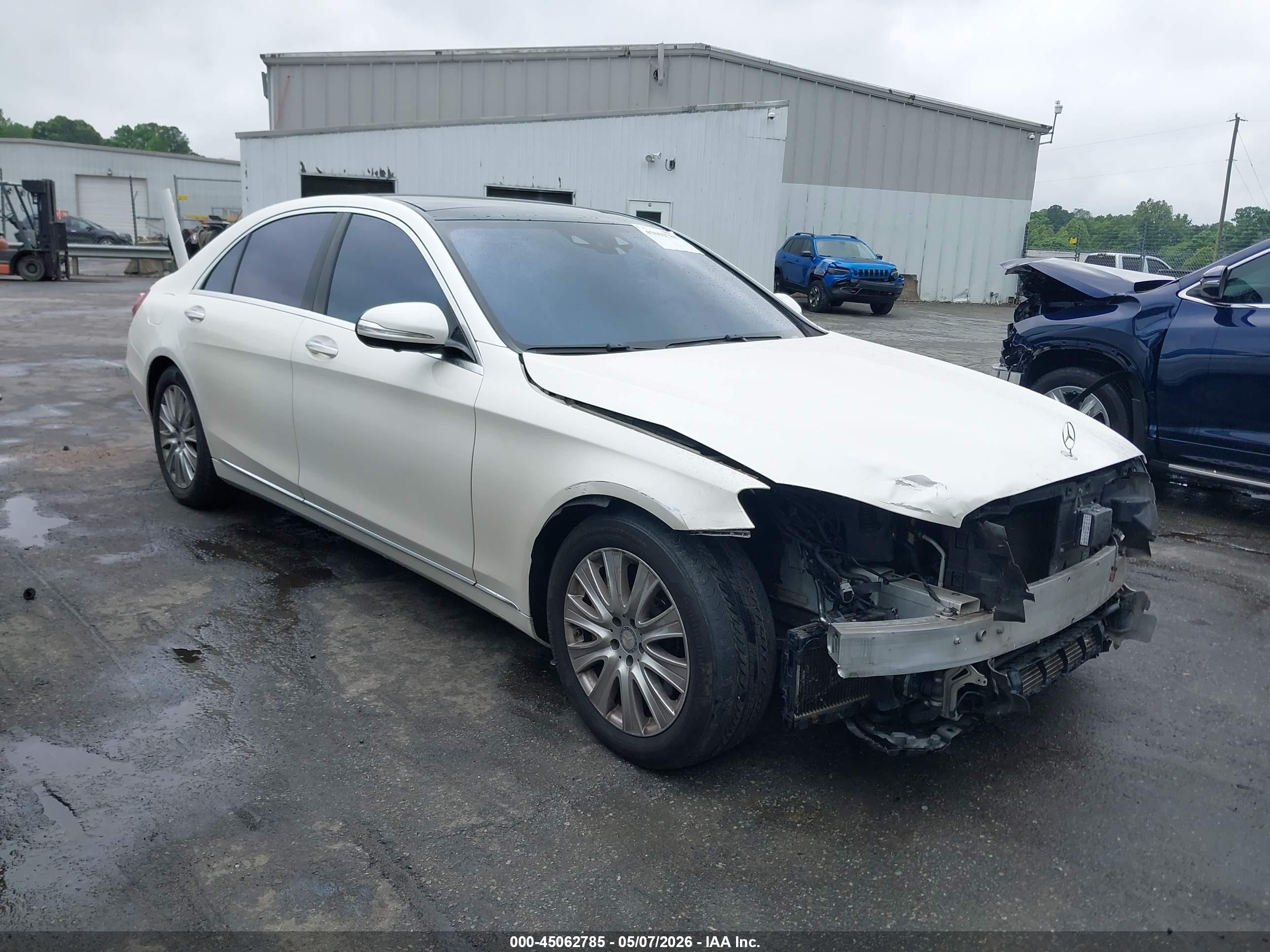 2014 Mercedes-benz S 550   White vin: WDDUG8CBXEA049285