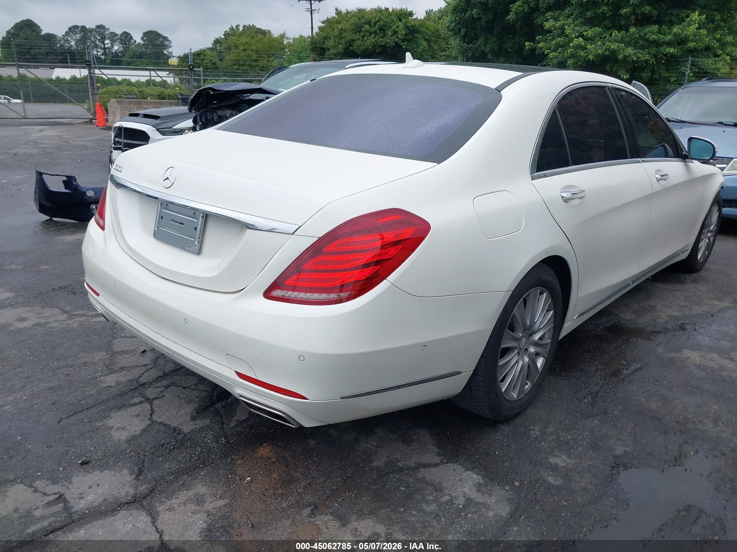 2014 Mercedes-benz S 550   White vin: WDDUG8CBXEA049285