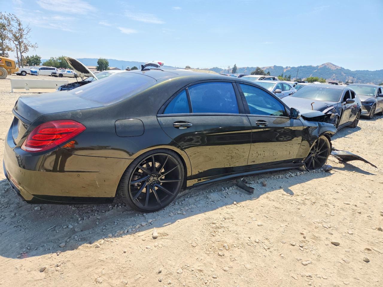 2015 Mercedes-benz S 550 Черный vin: WDDUG8CBXFA069697