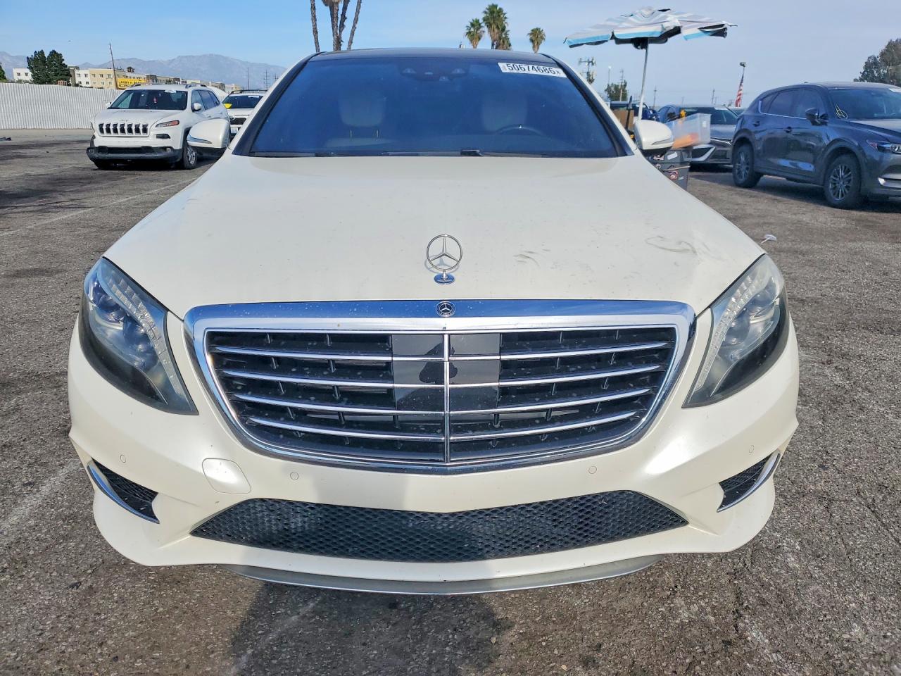 2015 Mercedes-benz S 550 Белый vin: WDDUG8CBXFA134998