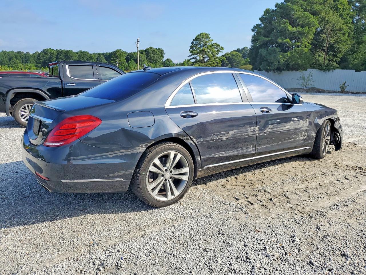 2015 Mercedes-benz S 550 Black vin: WDDUG8CBXFA167855