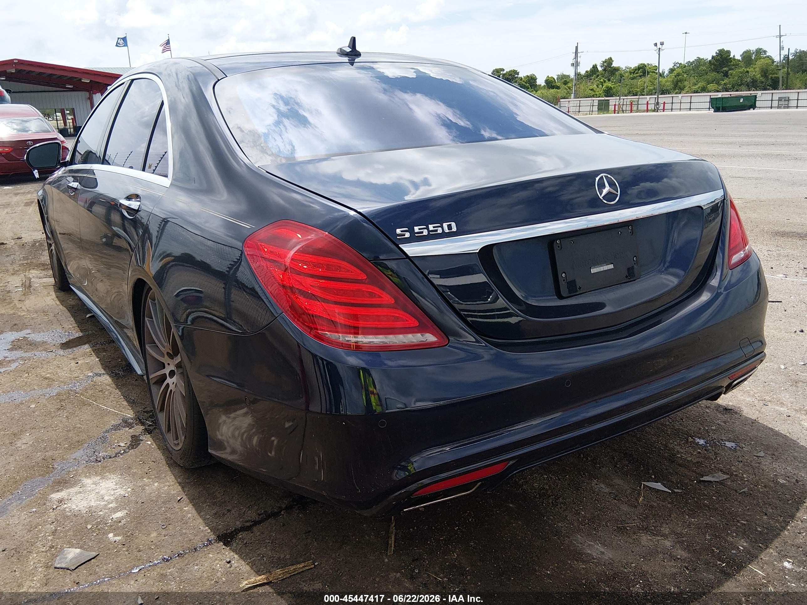 2015 Mercedes-benz S 550   Blue vin: WDDUG8CBXFA179956