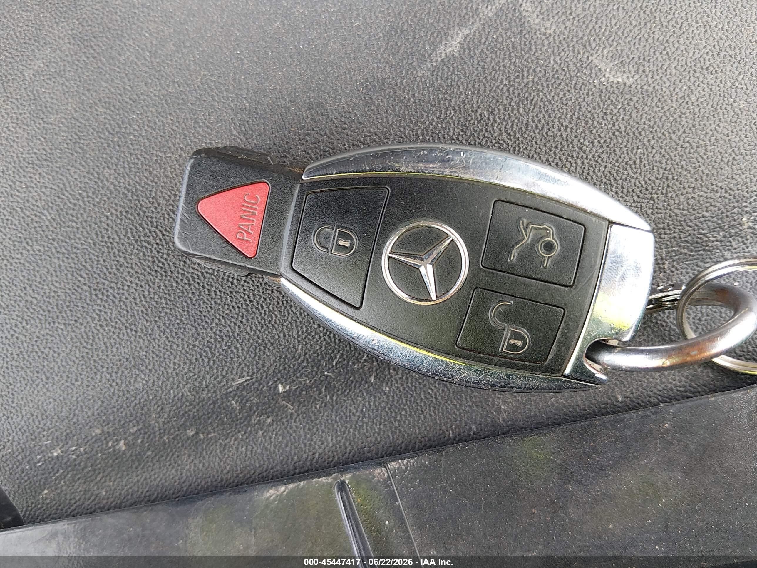 2015 Mercedes-benz S 550   Blue vin: WDDUG8CBXFA179956