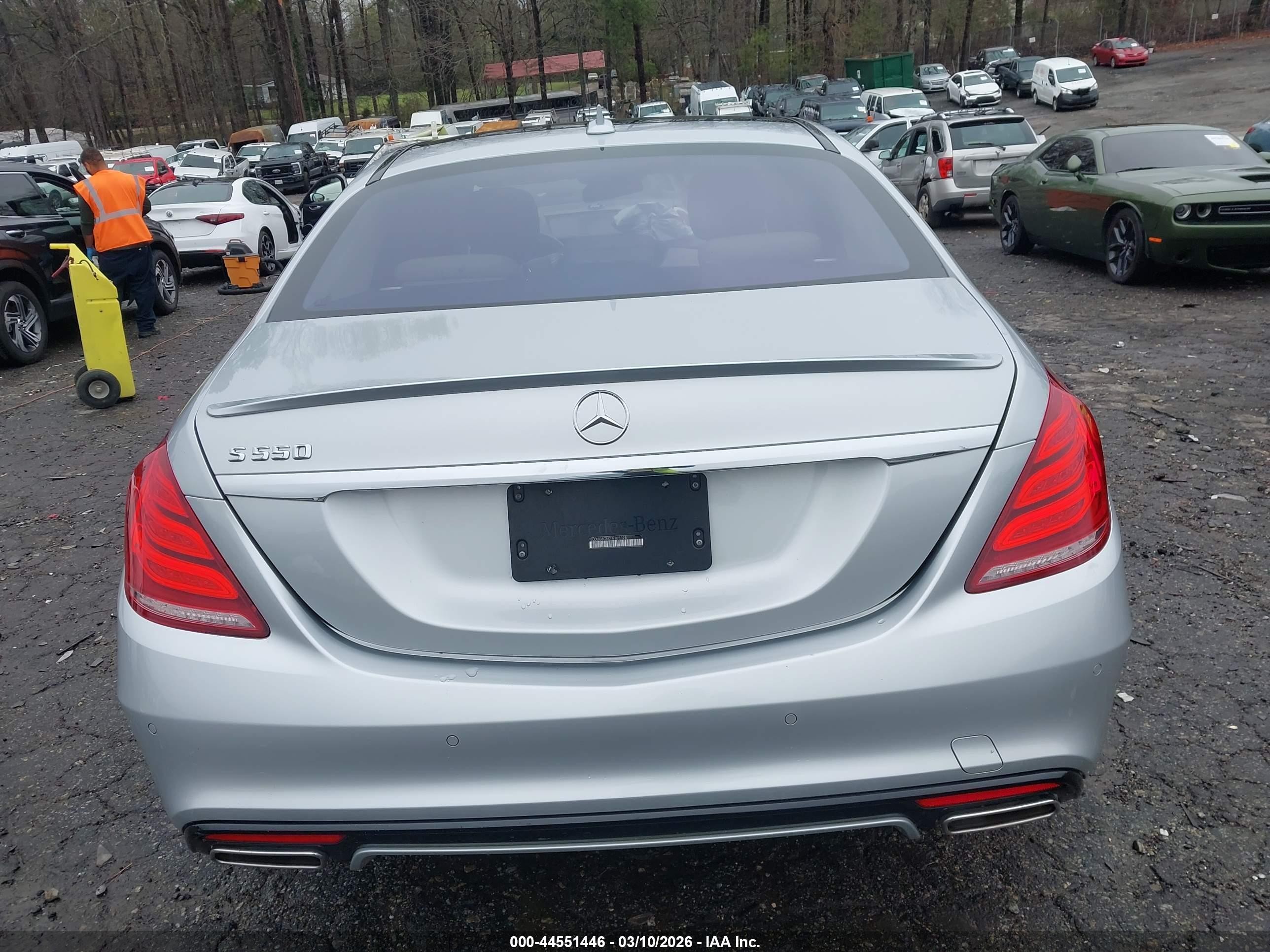 2015 Mercedes-benz S 550   Silver vin: WDDUG8CBXFA185028