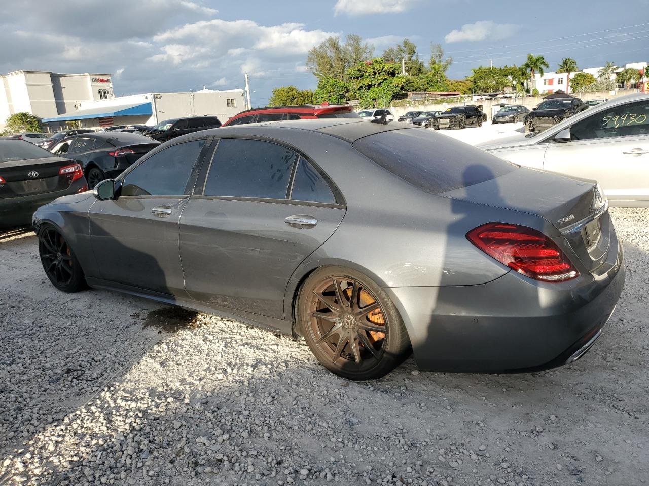 2018 Mercedes-benz S 560 Gray vin: WDDUG8DB6JA369020