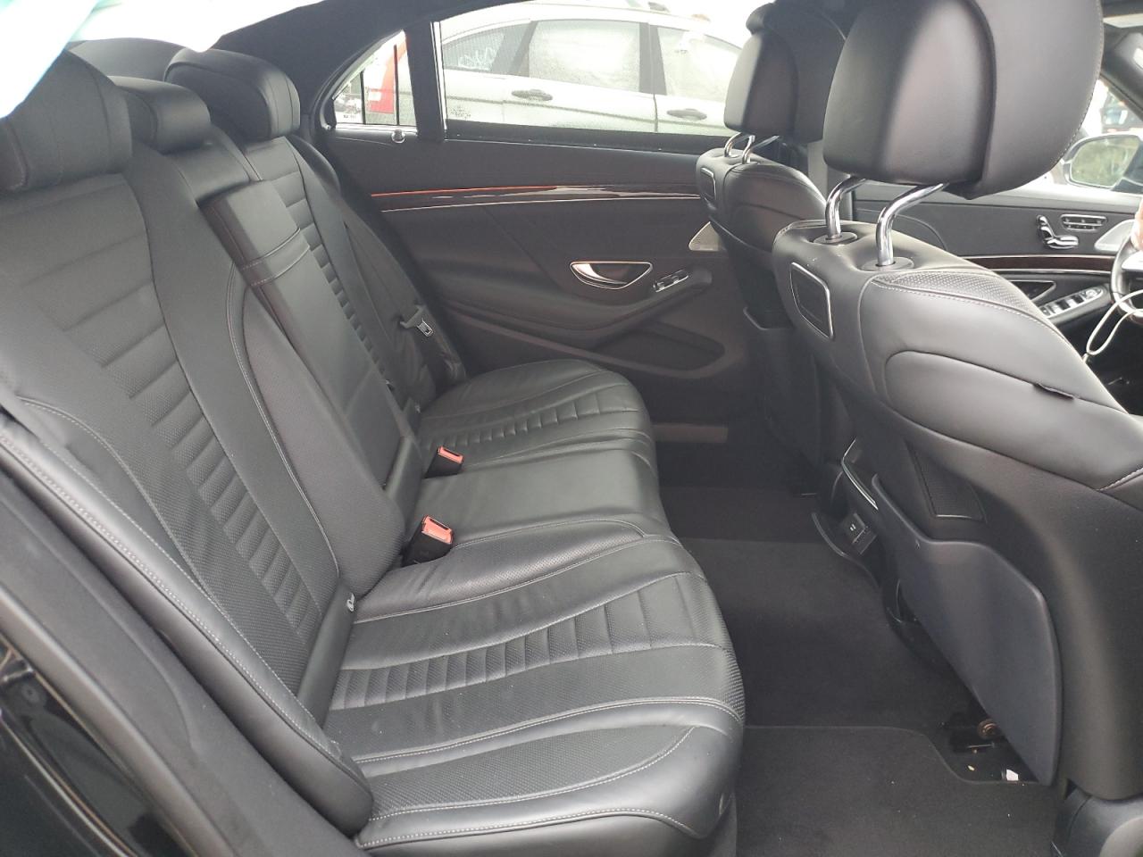 2018 Mercedes-benz S 560 Black vin: WDDUG8DB9JA383879