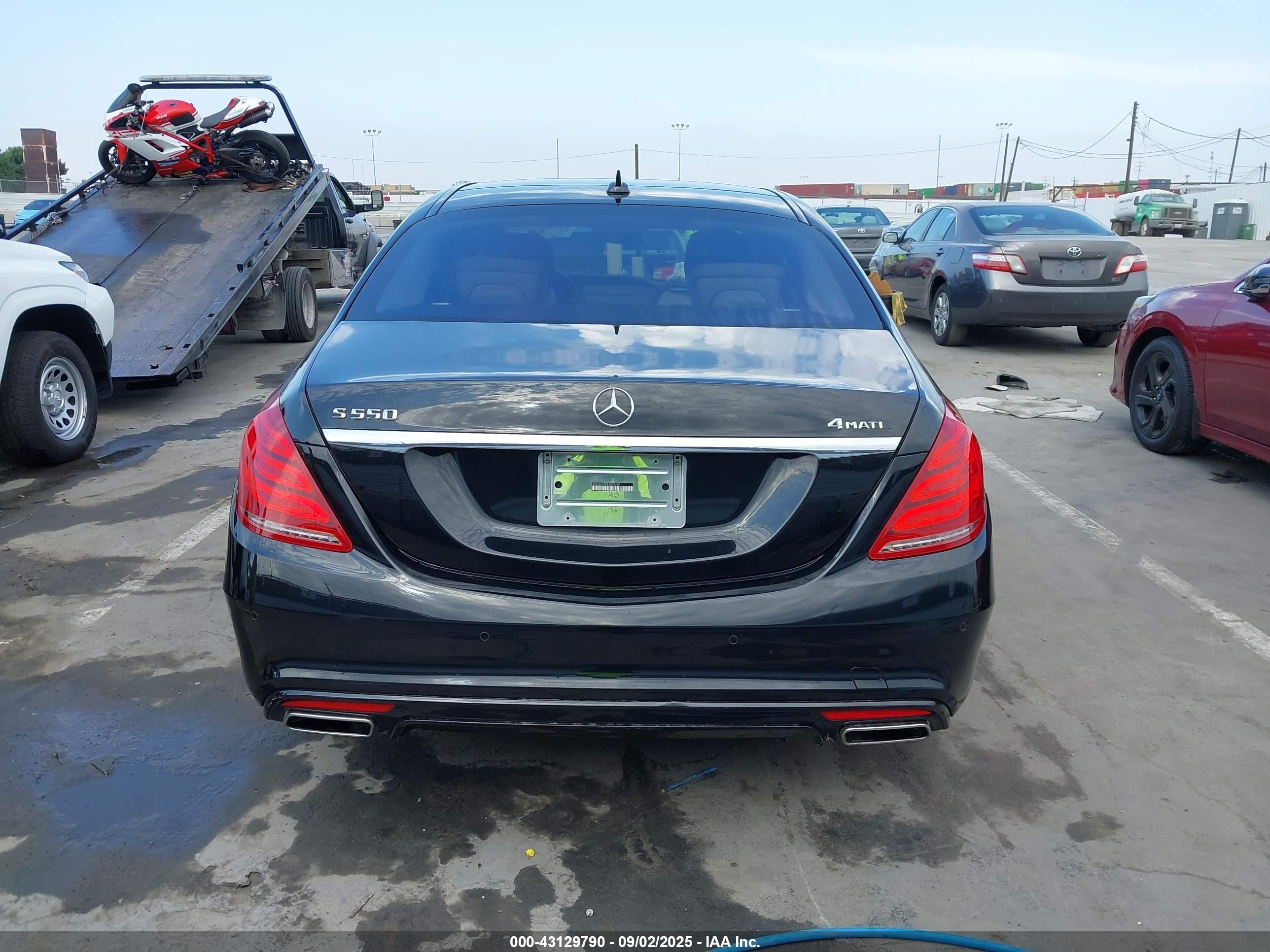 2014 Mercedes-benz S 550 4matic Черный vin: WDDUG8FB0EA053695