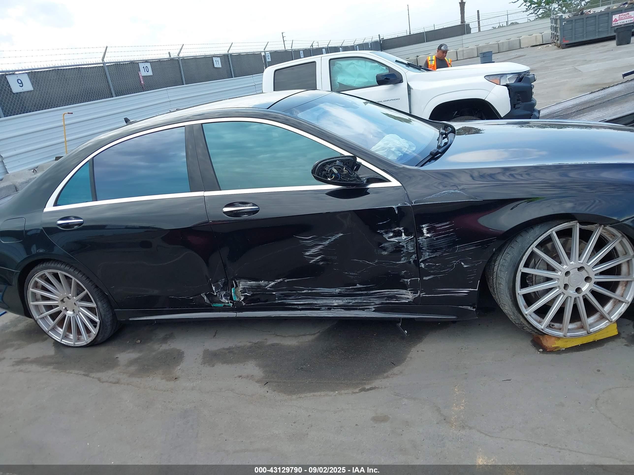 2014 Mercedes-benz S 550 4matic Черный vin: WDDUG8FB0EA053695