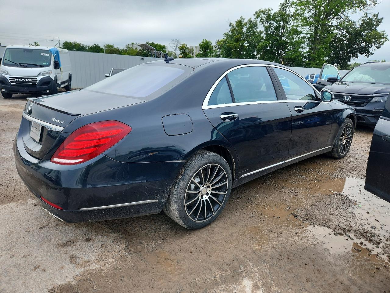 2015 Mercedes-benz S 550 4matic Blue vin: WDDUG8FB0FA084477