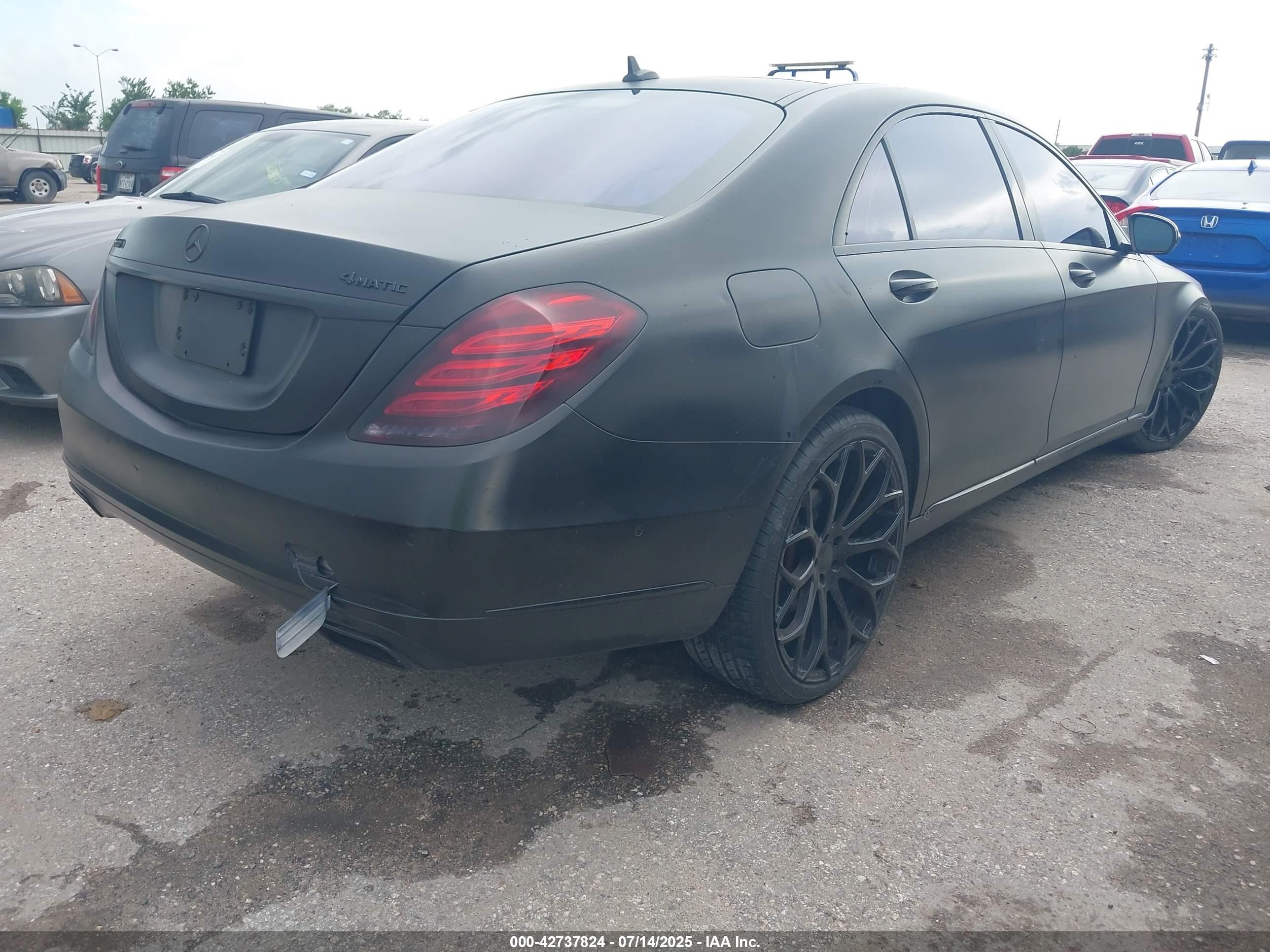 2017 Mercedes-benz S 550 4matic Черный vin: WDDUG8FB0HA321293