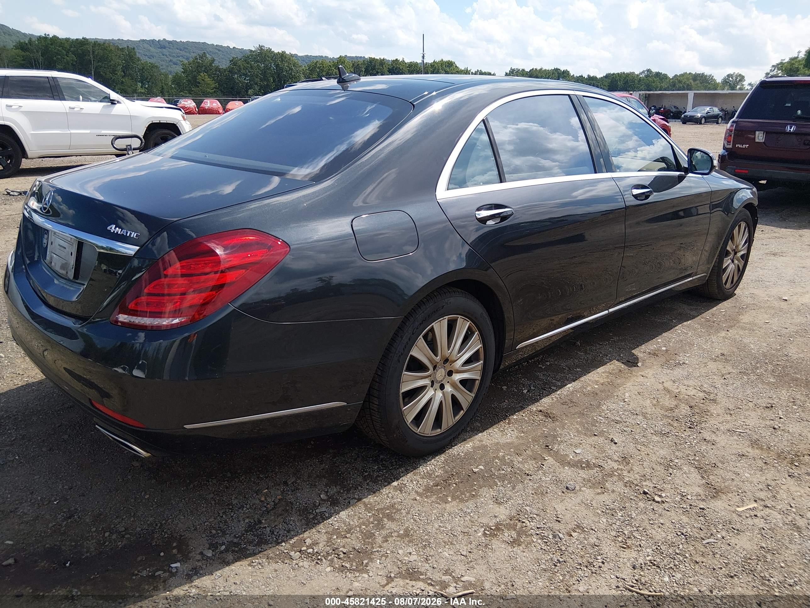 2015 Mercedes-benz S 550 4matic Черный vin: WDDUG8FB1FA125439
