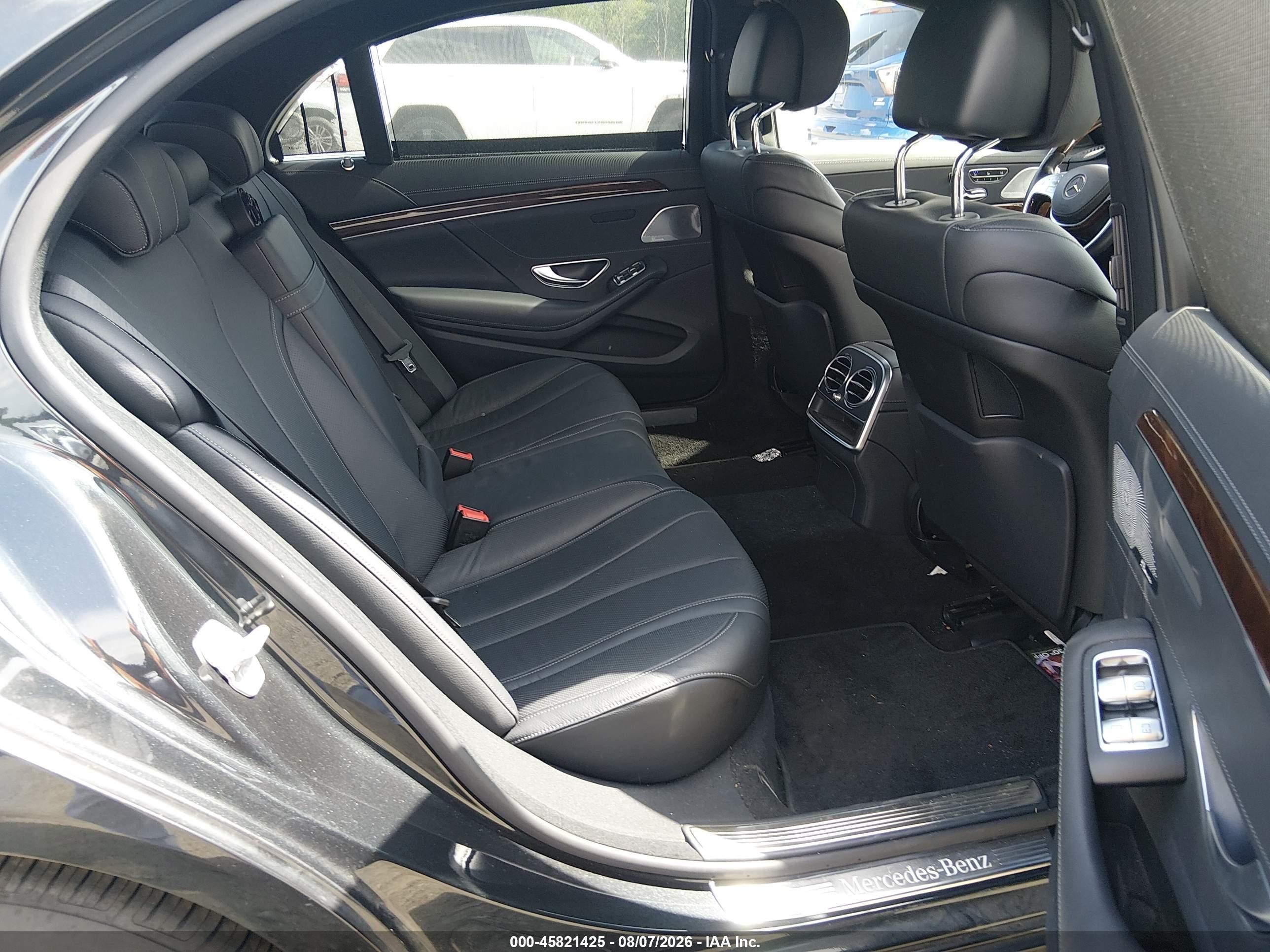 2015 Mercedes-benz S 550 4matic Черный vin: WDDUG8FB1FA125439
