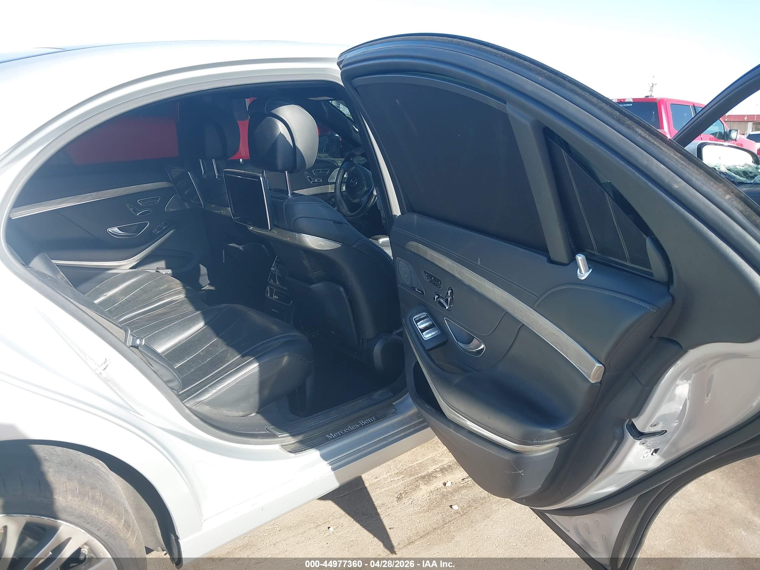 2015 Mercedes-benz S 550 4matic Silver vin: WDDUG8FB2FA155355