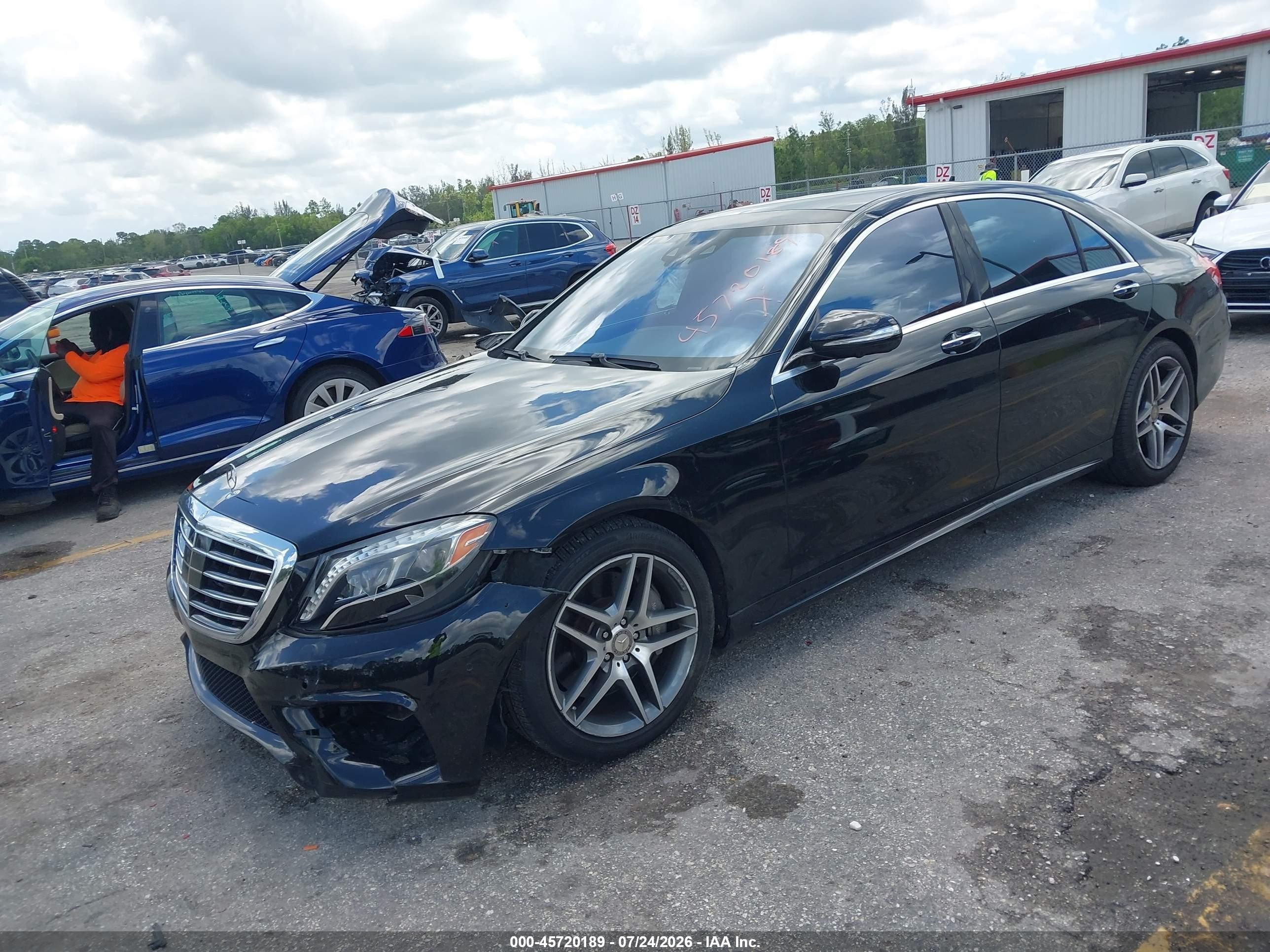 2015 Mercedes-benz S 550 4matic Черный vin: WDDUG8FB3FA117262