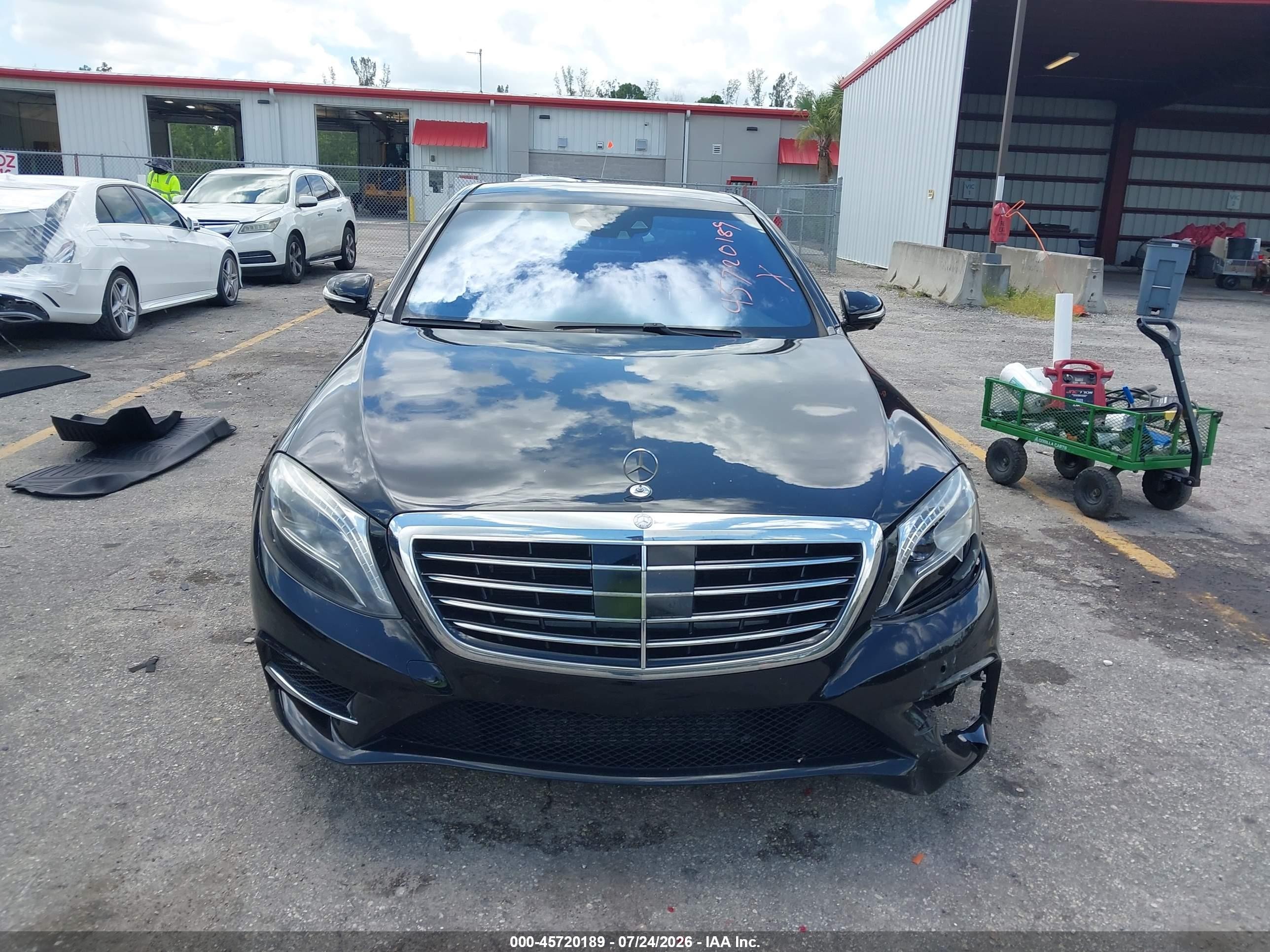2015 Mercedes-benz S 550 4matic Черный vin: WDDUG8FB3FA117262