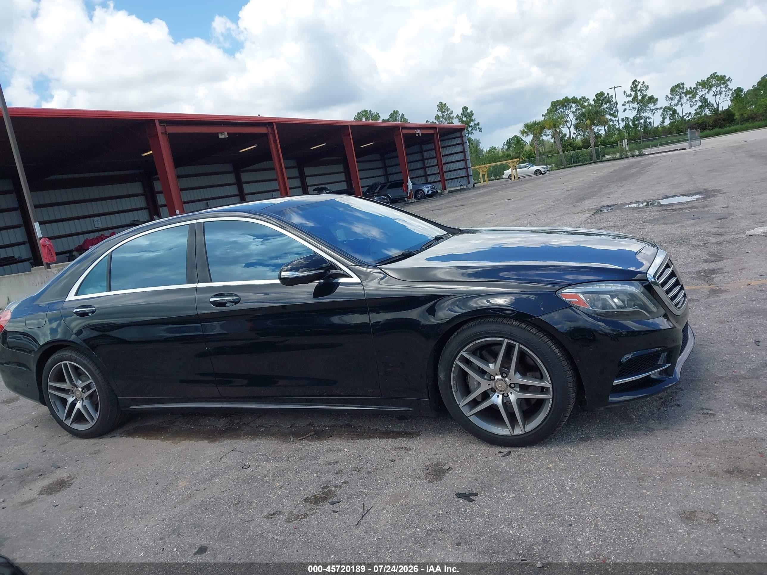 2015 Mercedes-benz S 550 4matic Черный vin: WDDUG8FB3FA117262