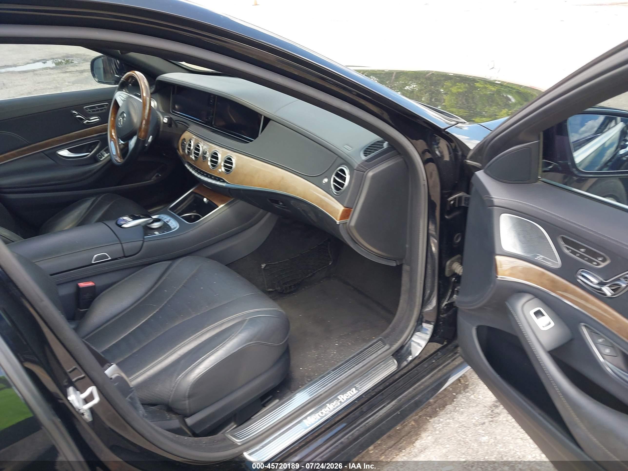 2015 Mercedes-benz S 550 4matic Черный vin: WDDUG8FB3FA117262