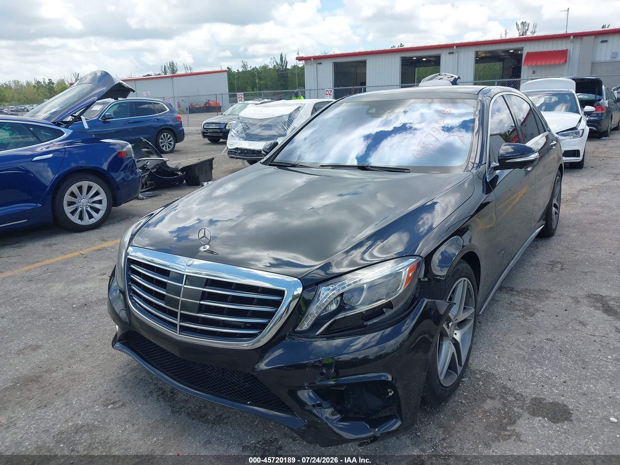 2015 Mercedes-benz S 550 4matic Черный vin: WDDUG8FB3FA117262