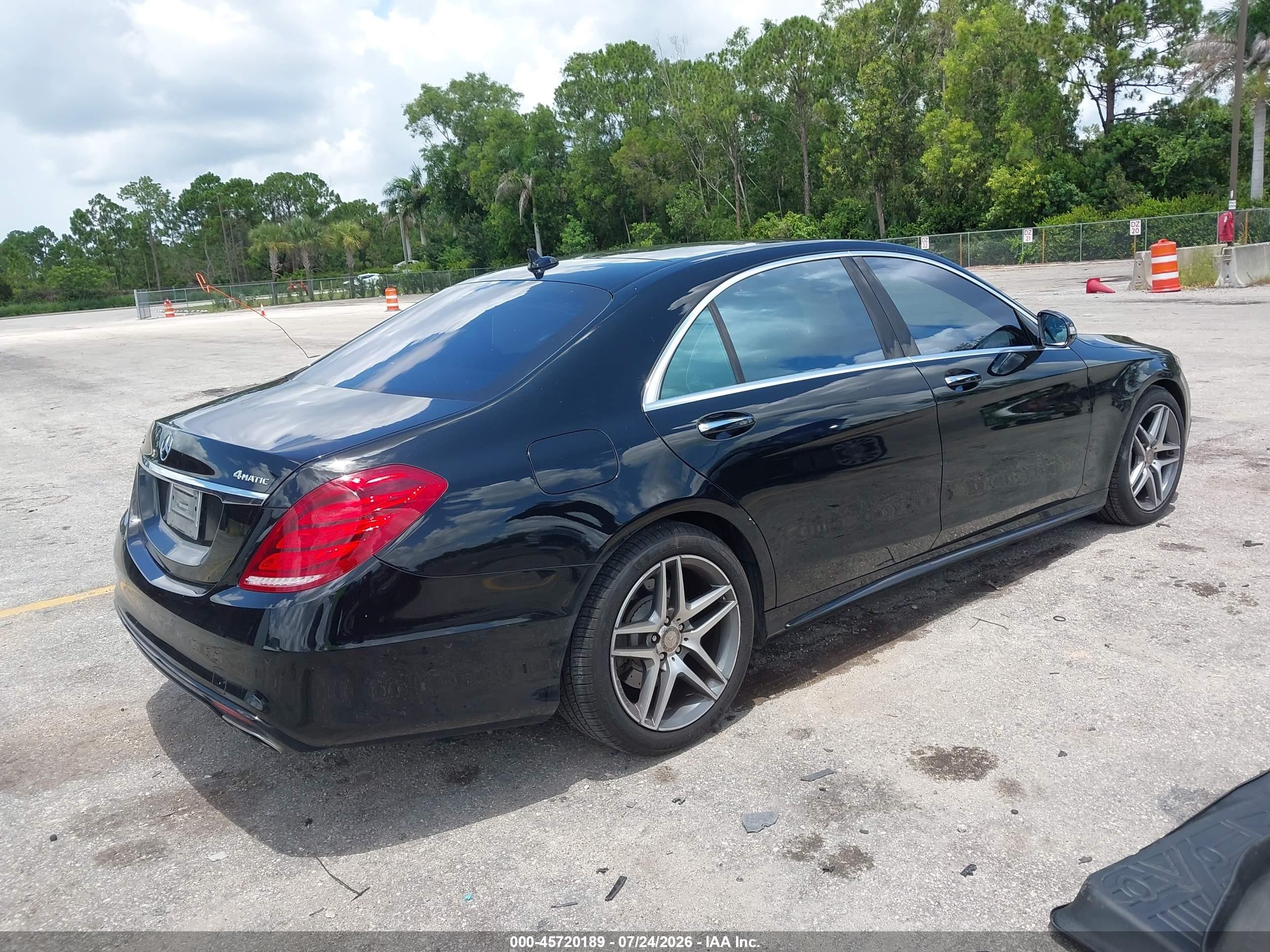 2015 Mercedes-benz S 550 4matic Черный vin: WDDUG8FB3FA117262