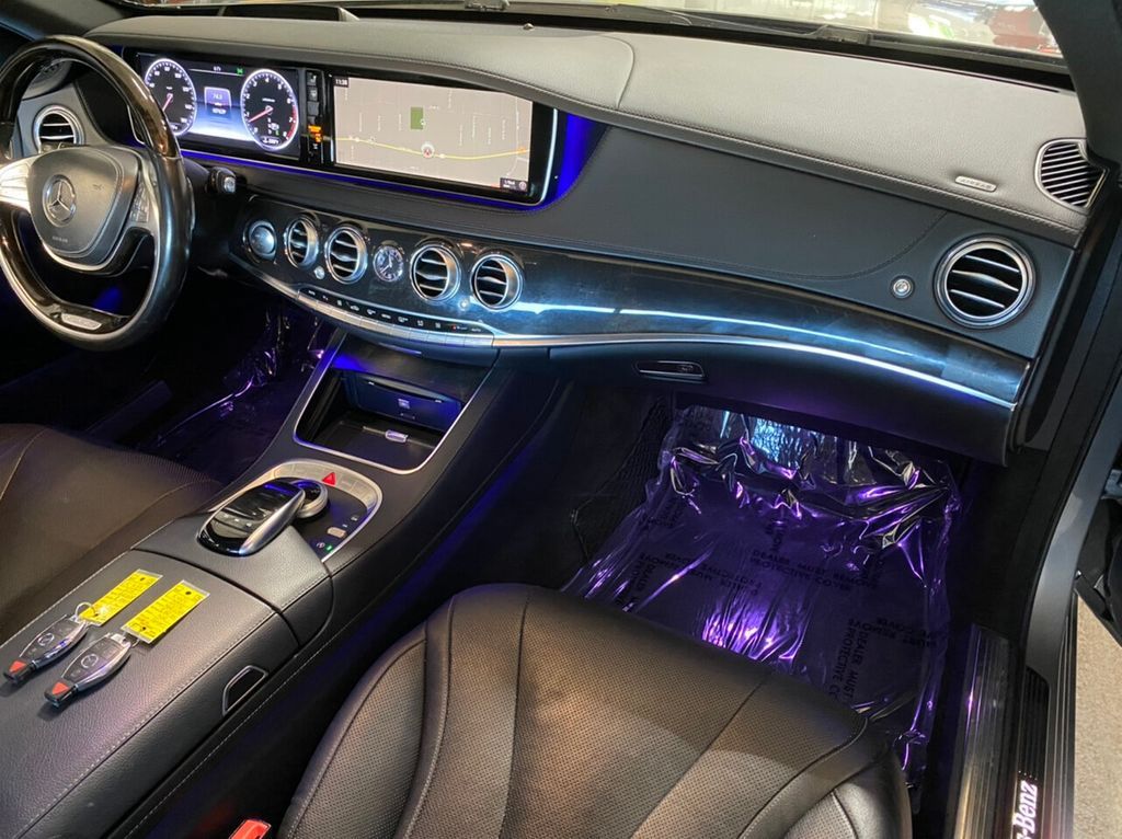 2015 Mercedes-benz S-class S 550 Серебряный vin: WDDUG8FB3FA125541