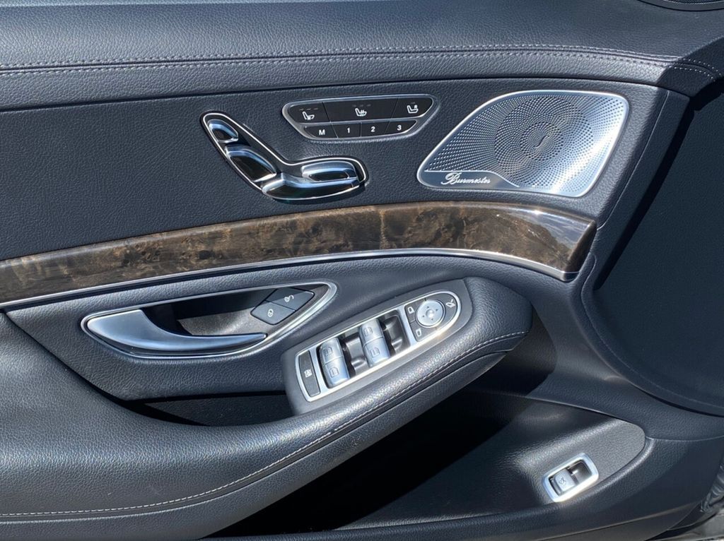 2015 Mercedes-benz S-class S 550 Серебряный vin: WDDUG8FB3FA125541