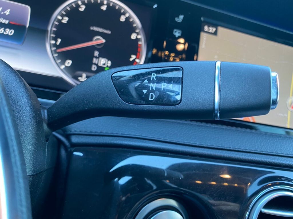 2015 Mercedes-benz S-class S 550 Серебряный vin: WDDUG8FB3FA125541